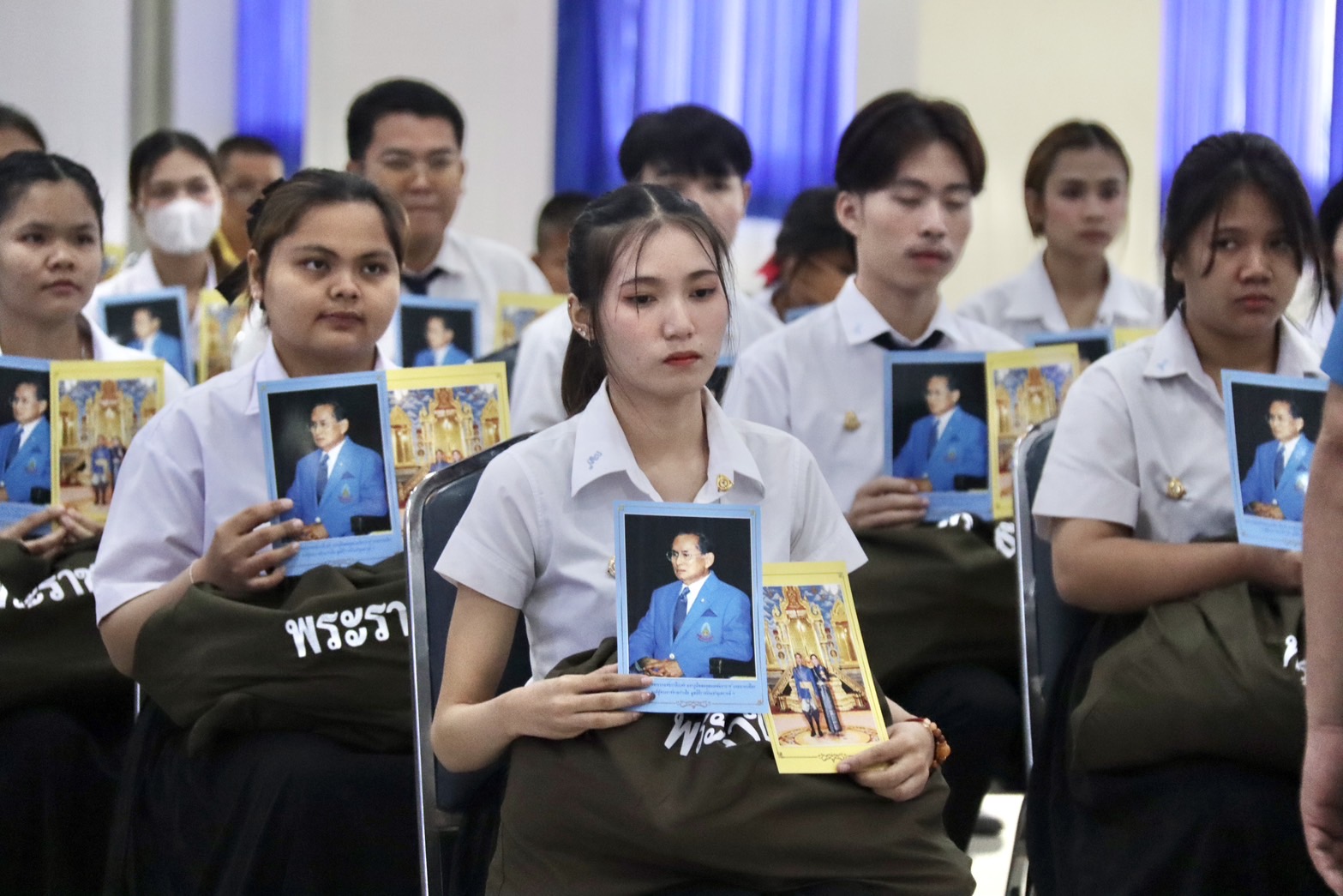 พช.ขอนแก่น : ร่วมพิธีมอบถุงยังชีพพระราชทานเพื่อการศึกษาสงเคราะห์ มูลนิธิราชประชานุเคราะห์ในพระบรมราชูปถัมภ์
