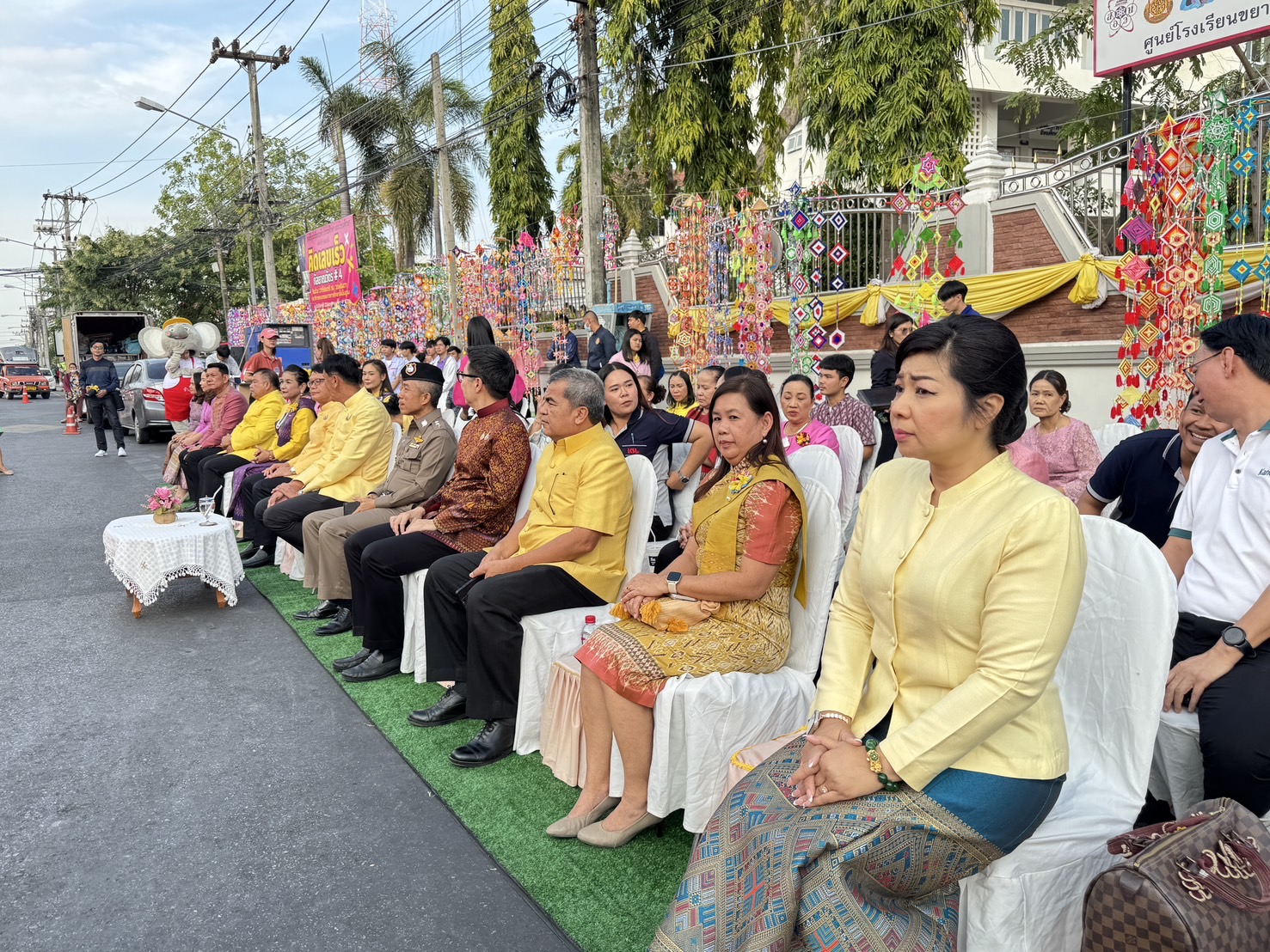 จังหวัดขอนแก่น : เปิดการแสดงขบวนแห่งานเทศกาลไหมฯ ประจำปี 2567 อย่างยิ่งใหญ่ กระตุ้นการท่องเที่ยวและเศรษฐกิจ