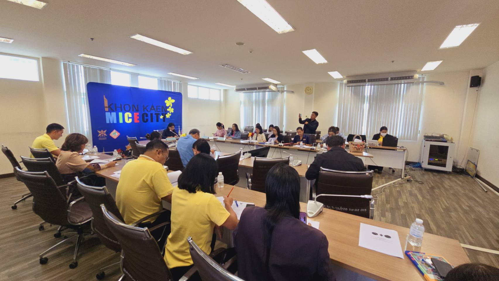 พช.ขอนแก่น : ร่วมประชุมคณะทำงานการจัดกิจกรรมเดินแฟชั่นโชว์ผ้าไหม ประจำปี พ.ศ. 2567 การจัดงานเทศกาลไหมนานาชาติ ประเพณีผูกเสี่ยว งานกาชาดจังหวัดขอนแก่น และงานขอนแก่นซอฟต์พาวเวอร์ ประจำปี 2567