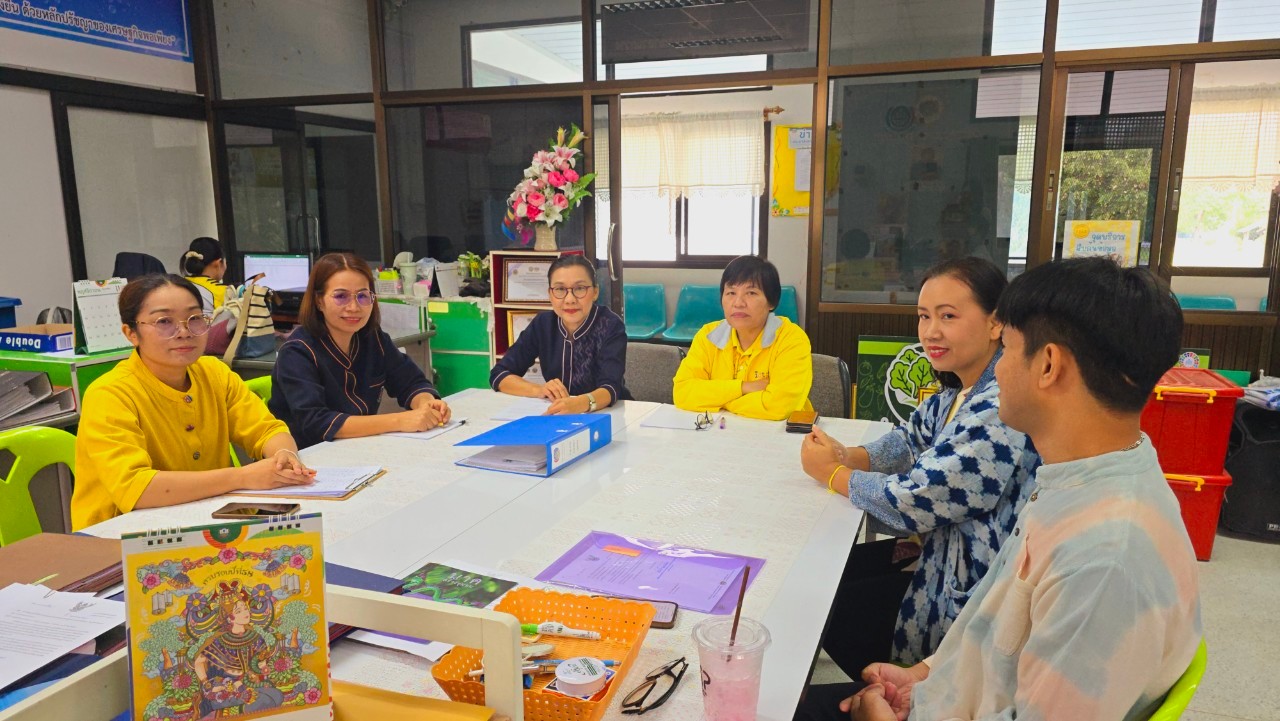 พช.ขอนแก่น : ลงพื้นที่ติดตามการดำเนินงานศูนย์จัดการกองทุนชุมชนบ้านหนองแวงเรือ อำเภอเขาสวนกวาง จังหวัดขอนแก่น