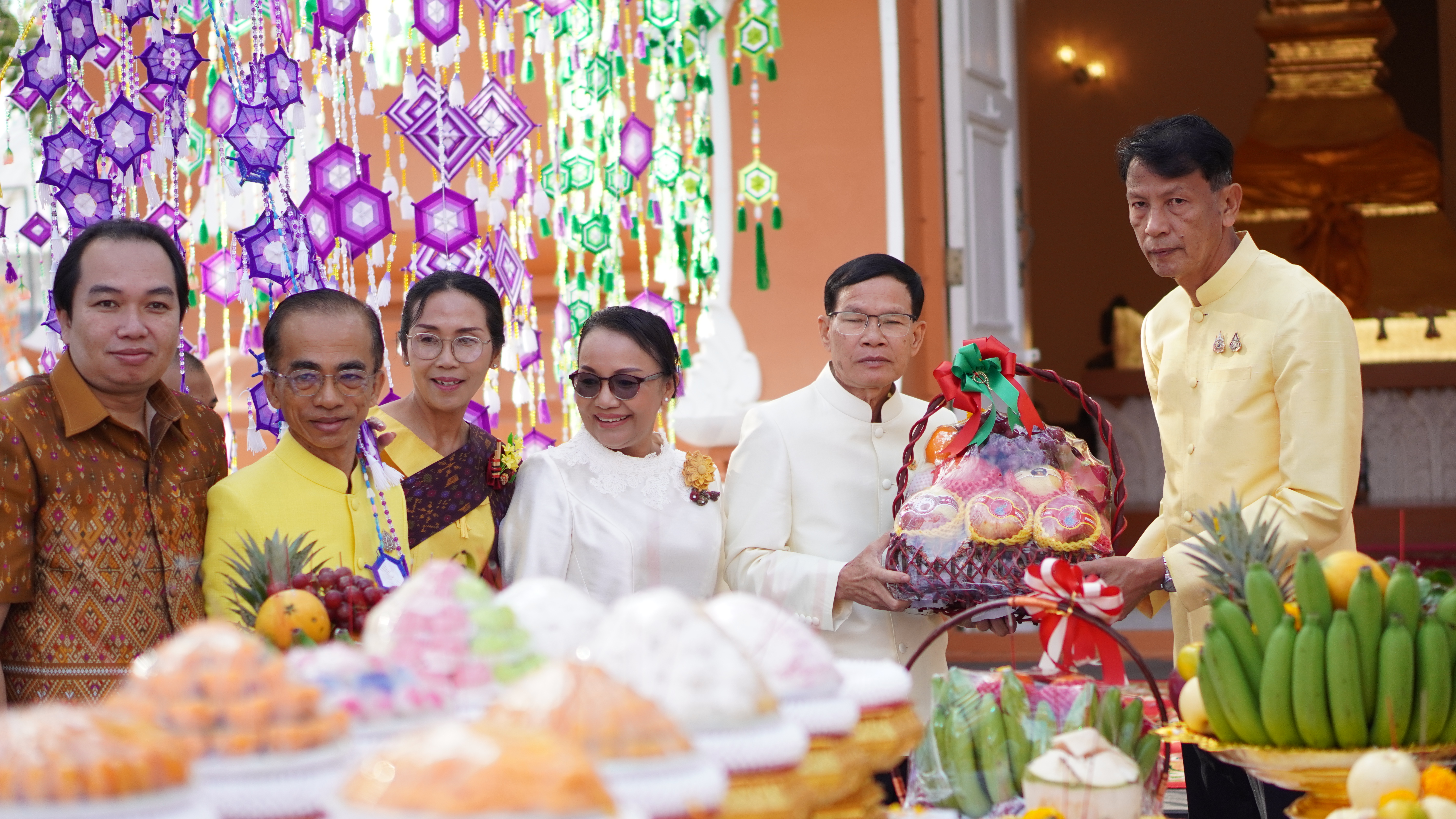 จังหวัดขอนแก่น : ทำพิธีบวงสรวงสิ่งศักดิ์สิทธิ์คู่บ้านคู่เมือง เพื่อความเป็นสิริมงคลของเมือง ก่อนเริ่มงานเทศกาลไหมนานาชาติ ประเพณีผูกเสี่ยว งานกาชาด จังหวัดขอนแก่น และงานขอนแก่นซอฟต์พาวเวอร์ ประจำปี 2567