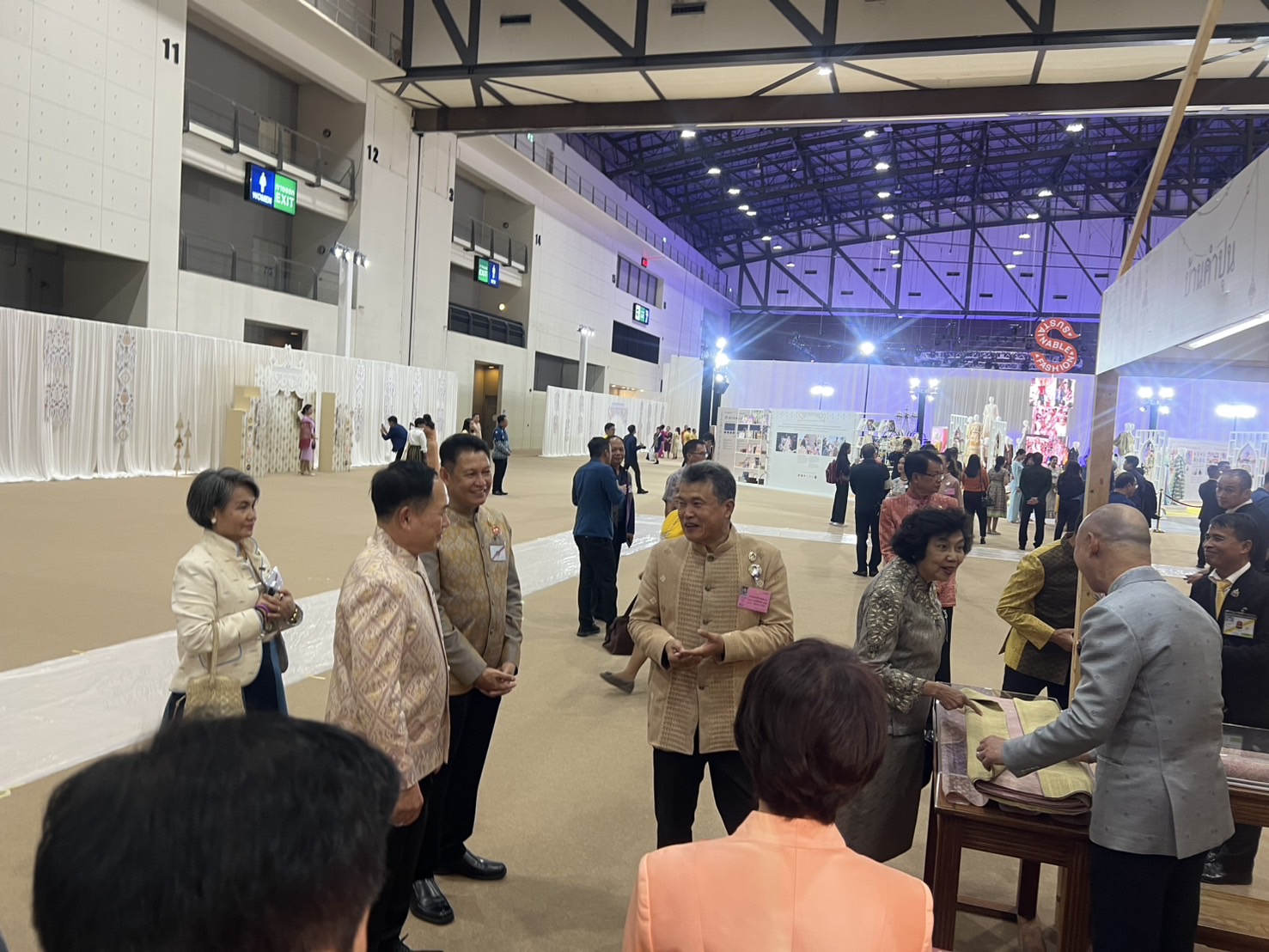 จังหวัดขอนแก่น : ร่วมงาน Silk Festival 2024 สู่การพัฒนาที่ยั่งยืน ภายใต้แนวคิด Silk Success Sustainability ต่อยอดภูมิปัญญาผ้าไทย เพื่อยกระดับสู่สากล และพัฒนาอย่างยั่งยืน จัดโดยกรมการพัฒนาชุมชน กระทรวงมหาดไทย