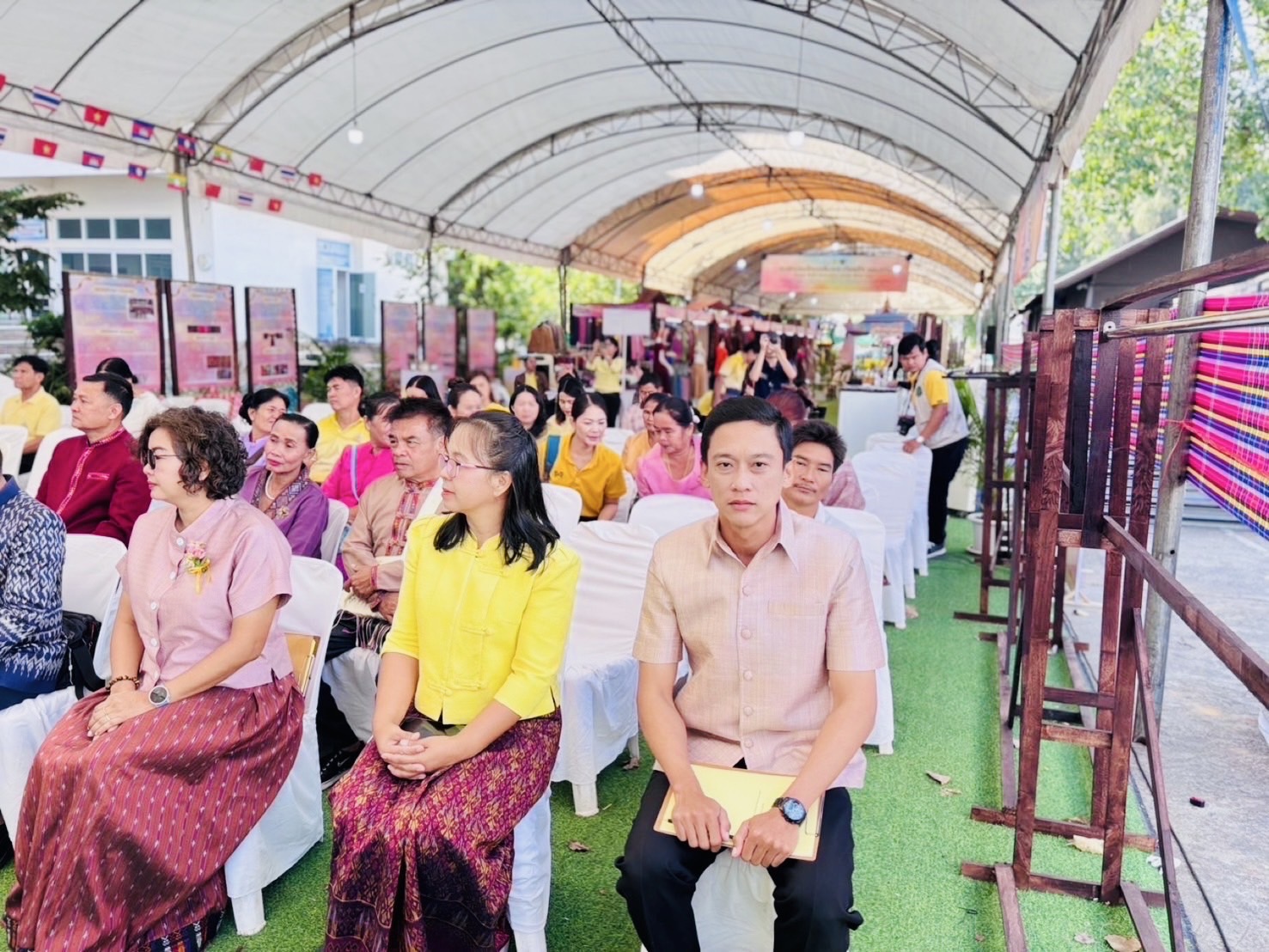 พช. ขอนแก่น : ร่วมงานประกวดผ้าไหมมัดหมี่ และสร้างการรับรู้ขอนแก่นเมืองหัตถกรรมโลกแห่งผ้ามัดหมี่