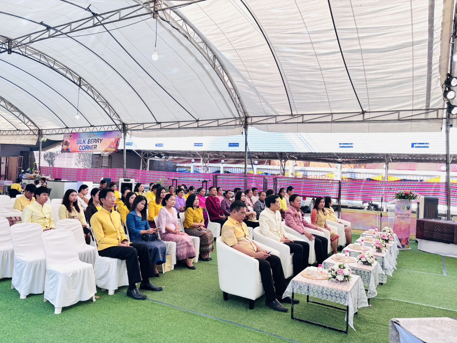 พช. ขอนแก่น : ร่วมงานประกวดผ้าไหมมัดหมี่ และสร้างการรับรู้ขอนแก่นเมืองหัตถกรรมโลกแห่งผ้ามัดหมี่