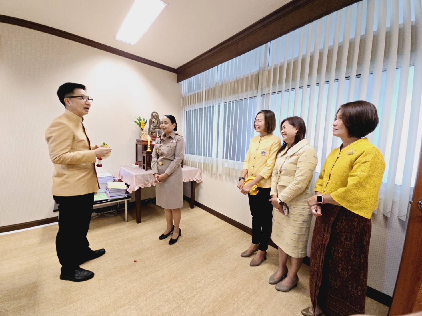 พช.ขอนแก่น : พัฒนาการจังหวัดขอนแก่น คนที่ 23 (นางจิรภา เชื้อดวงผุย) เข้ารายงานตัว ในโอกาสได้รับการแต่งตั้งตามคำสั่งกระทรวงมหาดไทยที่ 3785/2567 ลงวันที่ 4 ธันวาคม 2567