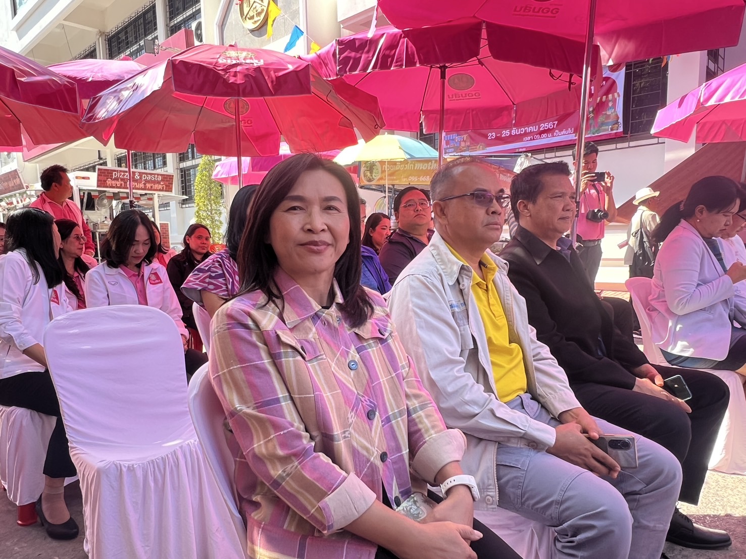 พช.ขอนแก่น : ร่วมงานตลาดออมสินสร้างงาน สร้างอาชีพ “ลดความเหลื่อมล้ำและสร้างความเป็นธรรมในสังคม”