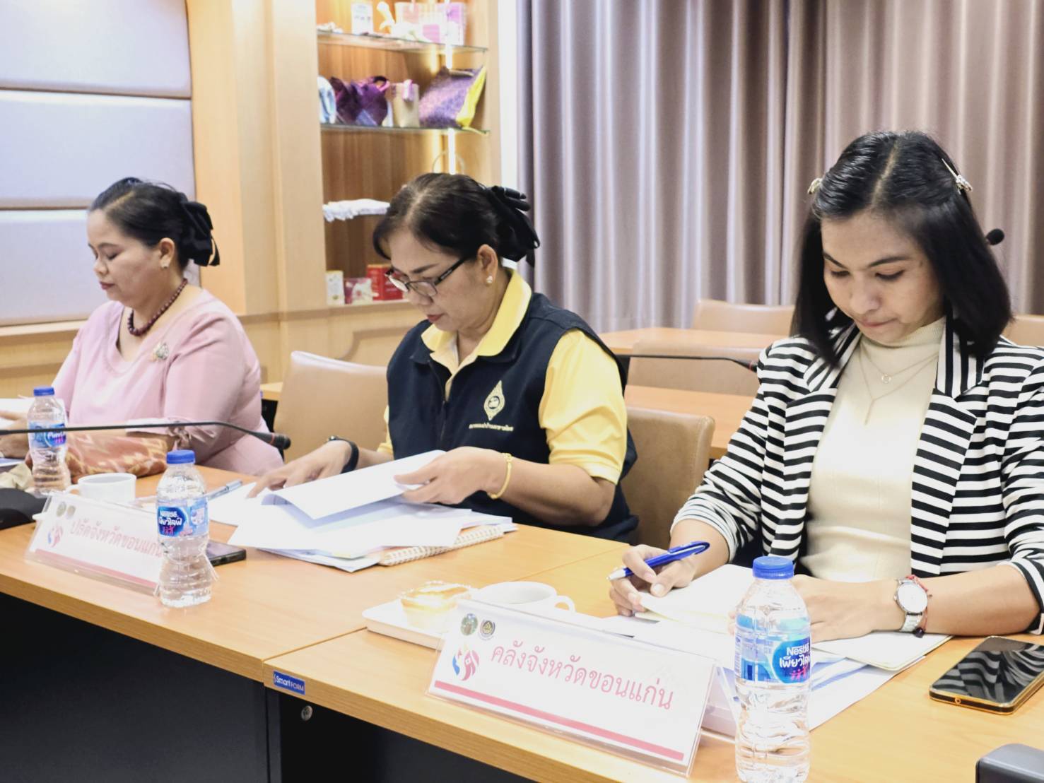 จังหวัดขอนแก่น : ประชุมคณะอนุกรรมการบริหารกองทุนพัฒนาบทบาทสตรีจังหวัด (อกส.จ.) จังหวัดขอนแก่น ครั้งที่ 2/2568