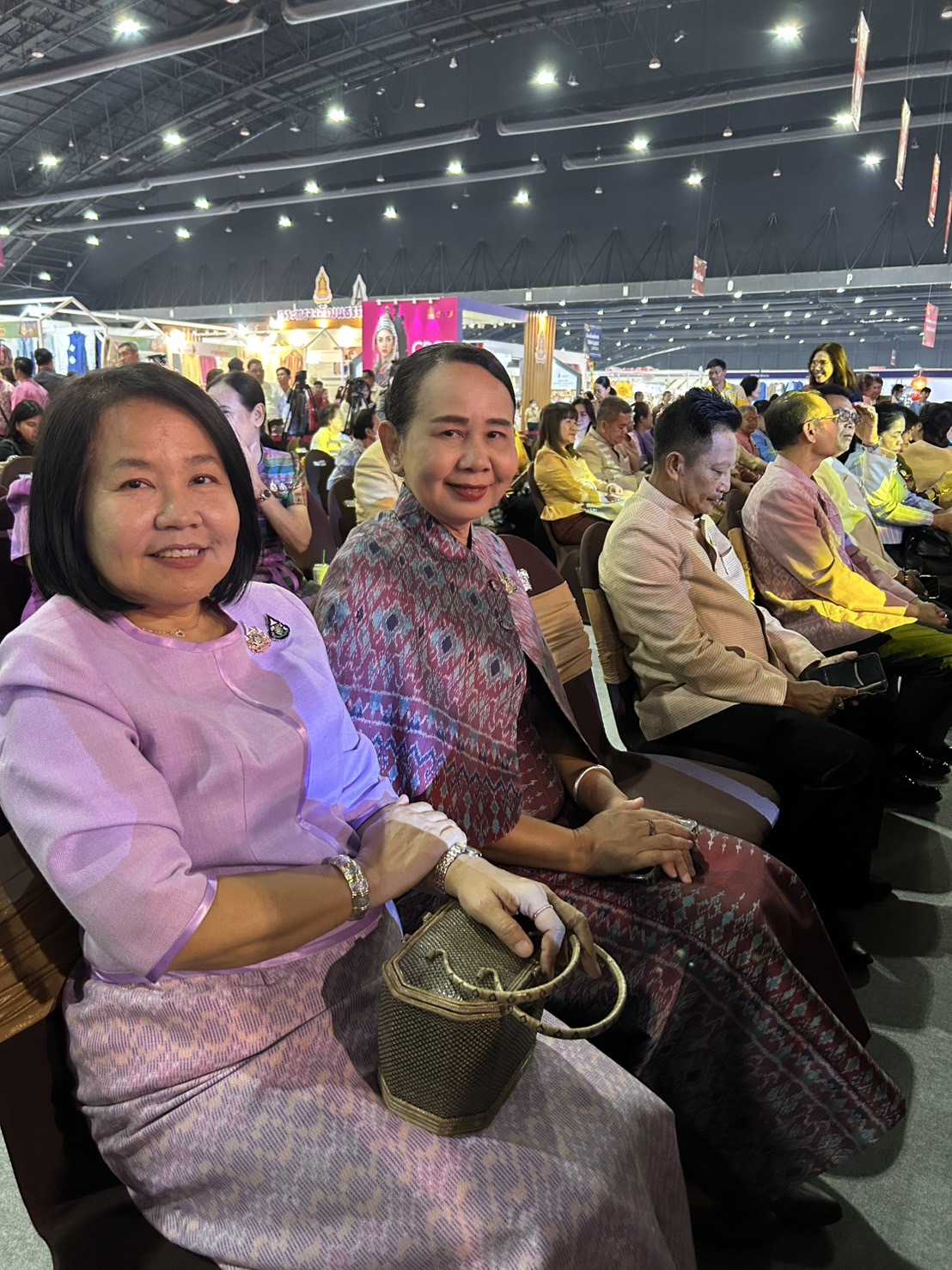 พช.ขอนแก่น : ร่วมพิธีเปิดงาน OTOP City 2024 “มอบความสุขด้วยของขวัญล้ำค่า จากภูมิปัญญาไทย” พบกับสุดยอดผลิตภัณฑ์หนึ่งตำบล หนึ่งผลิตภัณฑ์ ส่งผลิตภัณฑ์ภูมิปัญญาไทยสู่สากล ณ อาคารชาเลนเจอร์ ฮอลล์ 1-3 ศูนย์แสดงสินค้าและการประชุมอิมแพ็ค เมืองทองธานี