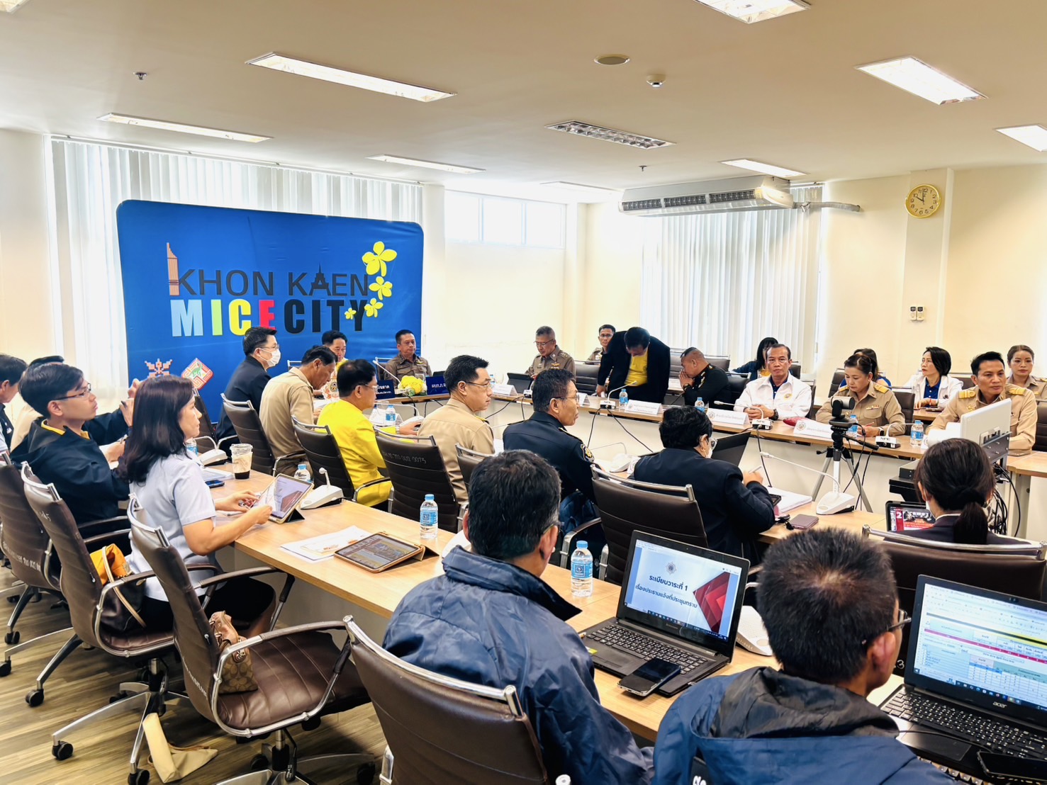 พช ขอนแก่น : ร่วมประชุมศูนย์ปฏิบัติการติดตามเร่งรัดการบำบัดรักษา ฟื้นฟูสภาพทางสังคม ป้องกันและปราบปรามยาเสพติด (ศปก.ครส.) ครั้งที่ 1/2567