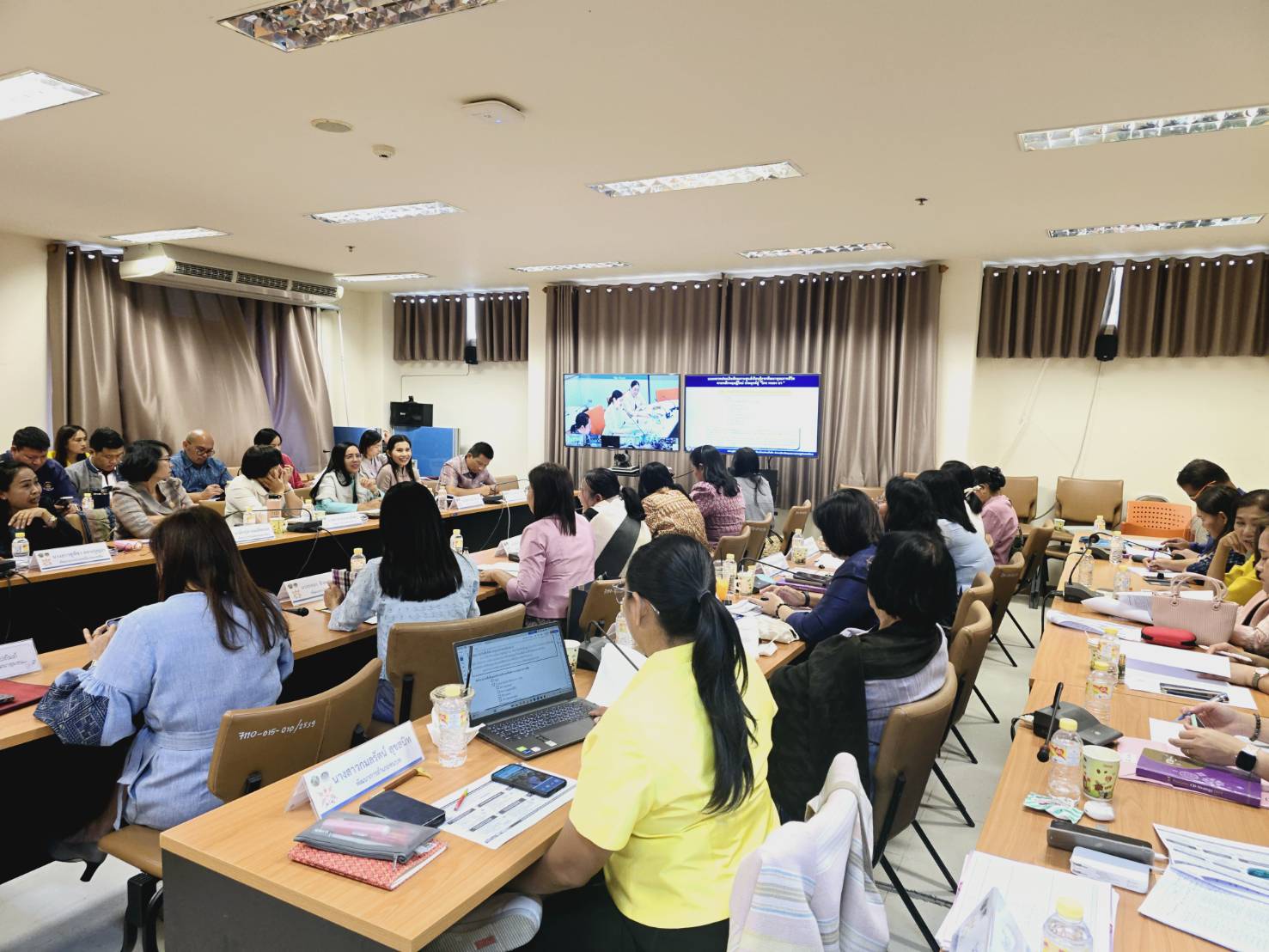 พช.ขอนแก่น : ร่วมประชุมชี้แจงแนวทางการประเมินศักยภาพศูนย์เรียนรู้การพัฒนาคุณภาพชีวิตตามหลักทฤษฎีใหม่ ประยุกต์สู่ “โคก หนอง นา” ผ่านระบบวีดิทัศน์ทางไกล (Video Conference)