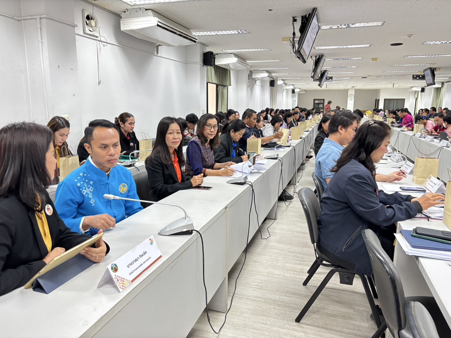 พช.ขอนแก่น : ร่วมประชุมเชิงปฏิบัติการพัฒนาศักยภาพชมรม TO BE NUMBER ONE จังหวัดขอนแก่น