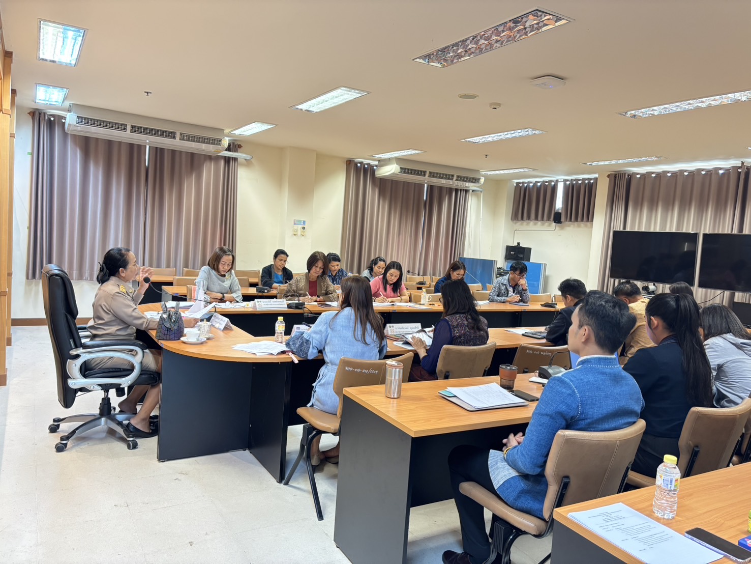 พช.ขอนแก่น : พัฒนาการจังหวัดขอนแก่น ประชุมทีมงานสำนักงานพัฒนาชุมชนจังหวัดขอนแก่น มอบนโยบายการปฏิบัติงาน เพื่อสานพลังขับเคลื่อนงานพัฒนาชุมชน 2568 ของจังหวัดขอนแก่น อย่างมีประสิทธิภาพ