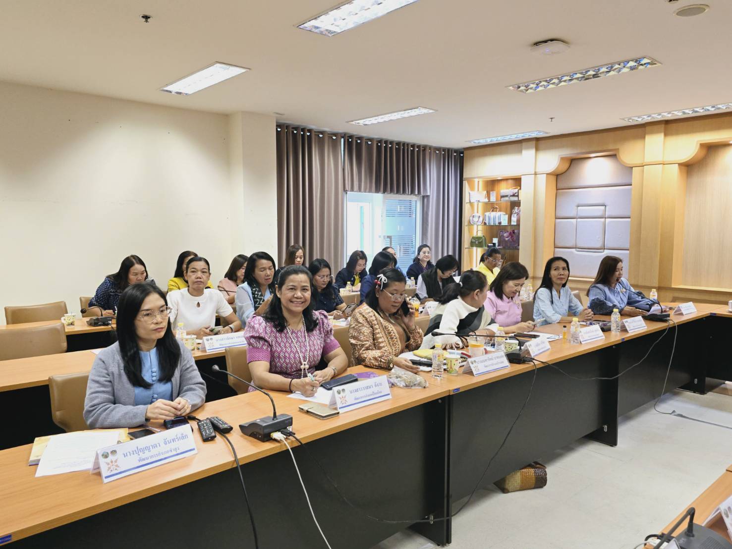 พช.ขอนแก่น : ร่วมประชุมชี้แจงแนวทางการประเมินศักยภาพศูนย์เรียนรู้การพัฒนาคุณภาพชีวิตตามหลักทฤษฎีใหม่ ประยุกต์สู่ “โคก หนอง นา” ผ่านระบบวีดิทัศน์ทางไกล (Video Conference)