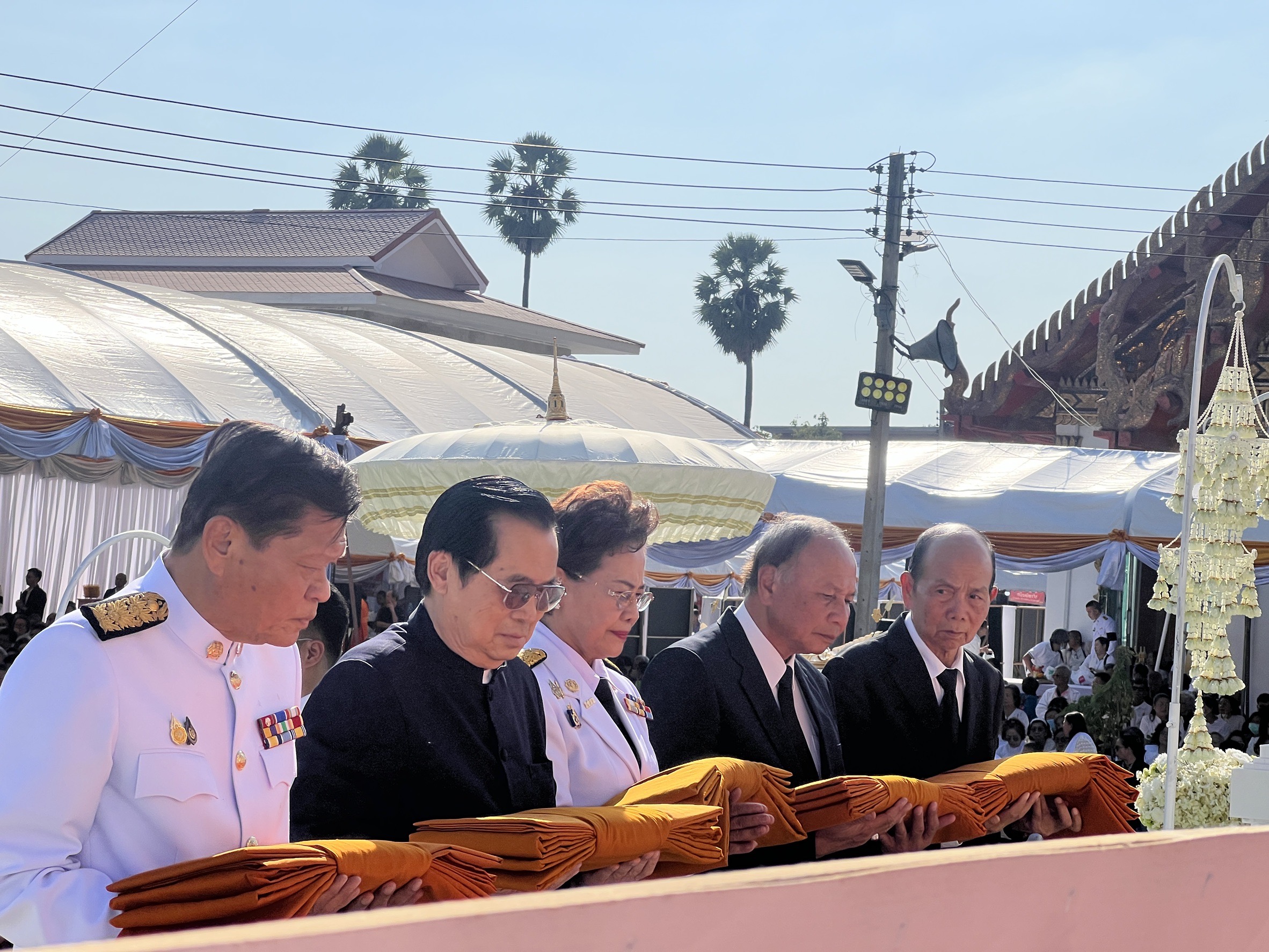 พช.ขอนแก่น : ร่วมพิธีพระราชทานเพลิงศพ พระธรรมวิสุทธาจารย์ (คูณ ขนฺติกมหาเถร)