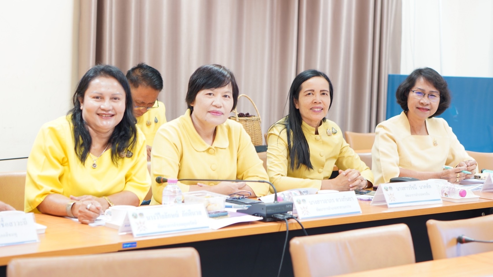 พช.ขอนแก่น : ผู้ตรวจราชการกรมการพัฒนาชุมชน (นายสุรพล แก้วอินธิ) ปฏิบัติหน้าที่ผู้อำนวยการศูนย์ศึกษาและพัฒนาชุมชนอุดรธานี ประชุม พบปะ ผู้บริหาร บุคลากร และเจ้าหน้าที่สำนักงานพัฒนาชุมชนจังหวัดขอนแก่น เน้นย้ำ มุ่งขับเคลื่อนพัฒนางานพัฒนาชุมชน ภายใต้ งาน งบ ระบบ คน อย่างมีประสิทธิภาพ