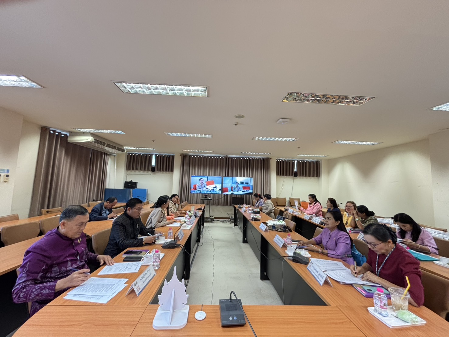 พช.ขอนแก่น : ร่วมประชุมการดำเนินงานโครงการส่งเสริมการพัฒนาชุมชนธรรมาภิบาลตามแผนบูรณาการต่อต้านการทุจริตและประพฤติมิชอบ ประจำปีงบประมาณ พ.ศ. 2568 ผ่านระบบวีดีทัศน์ทางไกล (Video Conference)