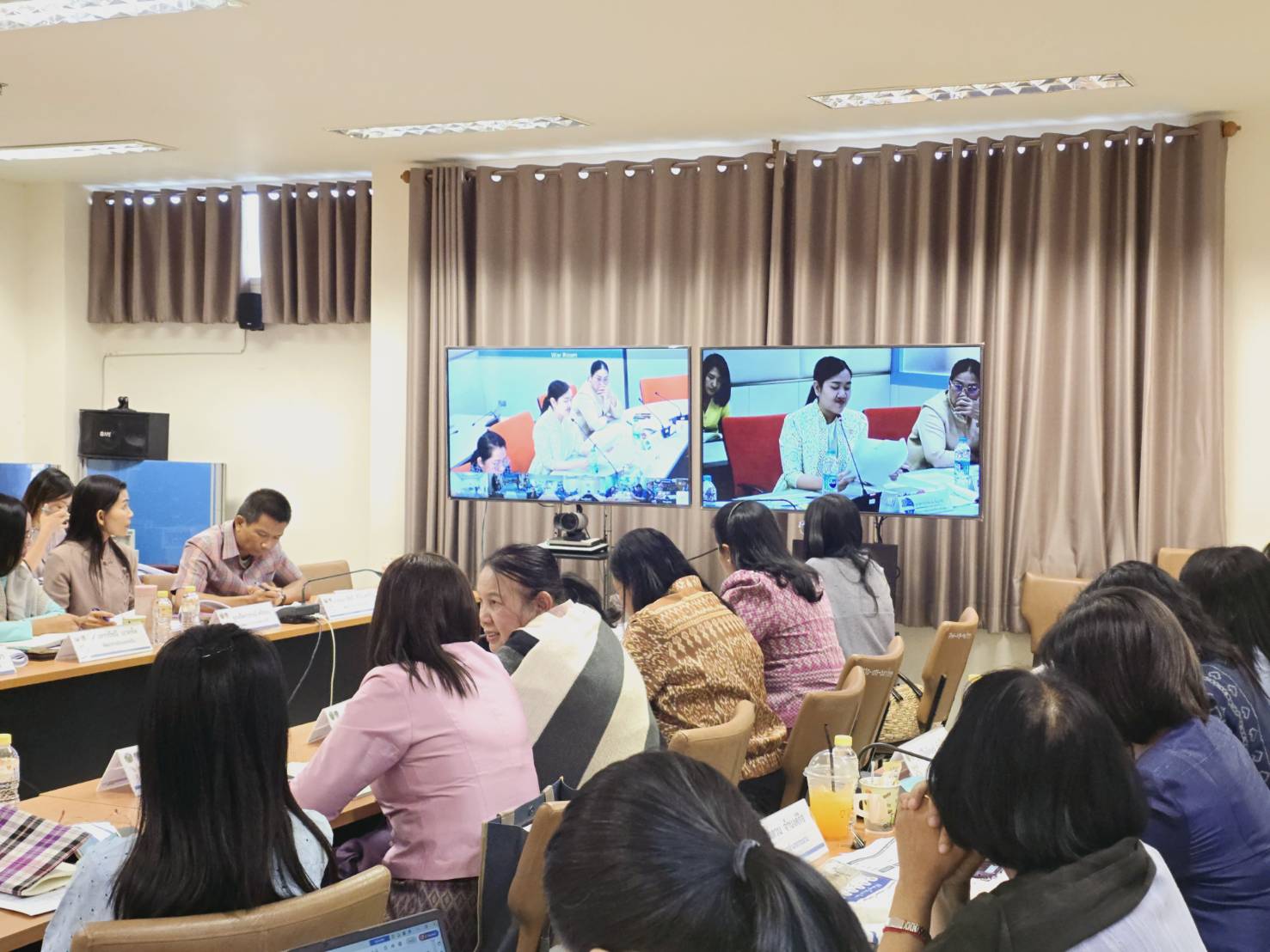พช.ขอนแก่น : ร่วมประชุมชี้แจงแนวทางการประเมินศักยภาพศูนย์เรียนรู้การพัฒนาคุณภาพชีวิตตามหลักทฤษฎีใหม่ ประยุกต์สู่ “โคก หนอง นา” ผ่านระบบวีดิทัศน์ทางไกล (Video Conference)