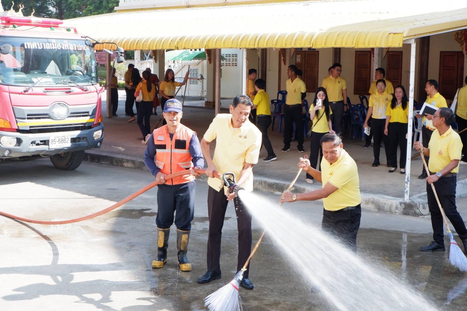 พช.ขอนแก่น : เข้าร่วมกิจกรรม “รวมพลังสร้างสัปปายะสู่วัดด้วยวิถี 5ส (Big Cleaning Day) พร้อมด้วยพิธีเจริญพระพุทธมนต์และเจริญจิตตภาวนา เพื่อถวายเป็นพระราชกุศล เนื่องในโอกาสวันเฉลิมพระชนมพรรษาของพระบาทสมเด็จพระเจ้าอยู่หัว และพระบรมวงศานุวงศ์ ประจำปี พ.ศ. 2567”