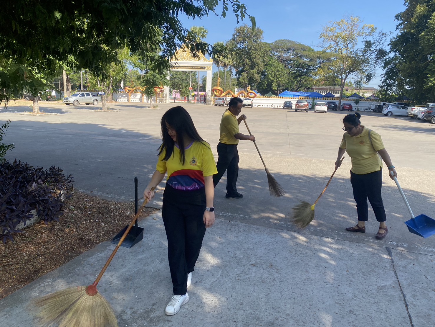 พช.ขอนแก่น : เข้าร่วมกิจกรรม “รวมพลังสร้างสัปปายะสู่วัดด้วยวิถี 5ส (Big Cleaning Day) พร้อมด้วยพิธีเจริญพระพุทธมนต์และเจริญจิตตภาวนา เพื่อถวายเป็นพระราชกุศล เนื่องในโอกาสวันเฉลิมพระชนมพรรษาของพระบาทสมเด็จพระเจ้าอยู่หัว และพระบรมวงศานุวงศ์ ประจำปี พ.ศ. 2567”