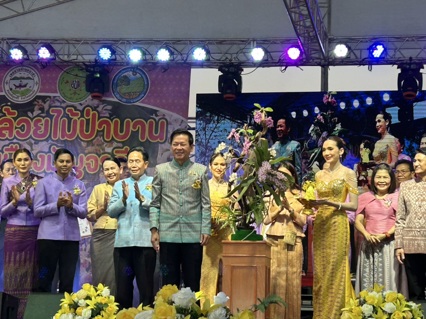 จังหวัดขอนแก่น : อำเภอมัญจาคีรี จัดงาน “เทศกาลกล้วยไม้ป่าบาน และของดีเมืองมัญจาคีรี ประจำปี 2568”