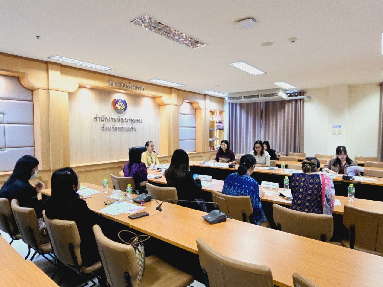 พช.ขอนแก่น : ประชุมคณะทำงานขับเคลื่อนการดำเนินงานขจัดความยากจนและพัฒนาคนทุกช่วงวัยอย่างยั่งยืนตามหลักปรัชญาของเศรษฐกิจพอเพียง ตามภารกิจ 5 มิติ ระดับจังหวัด
