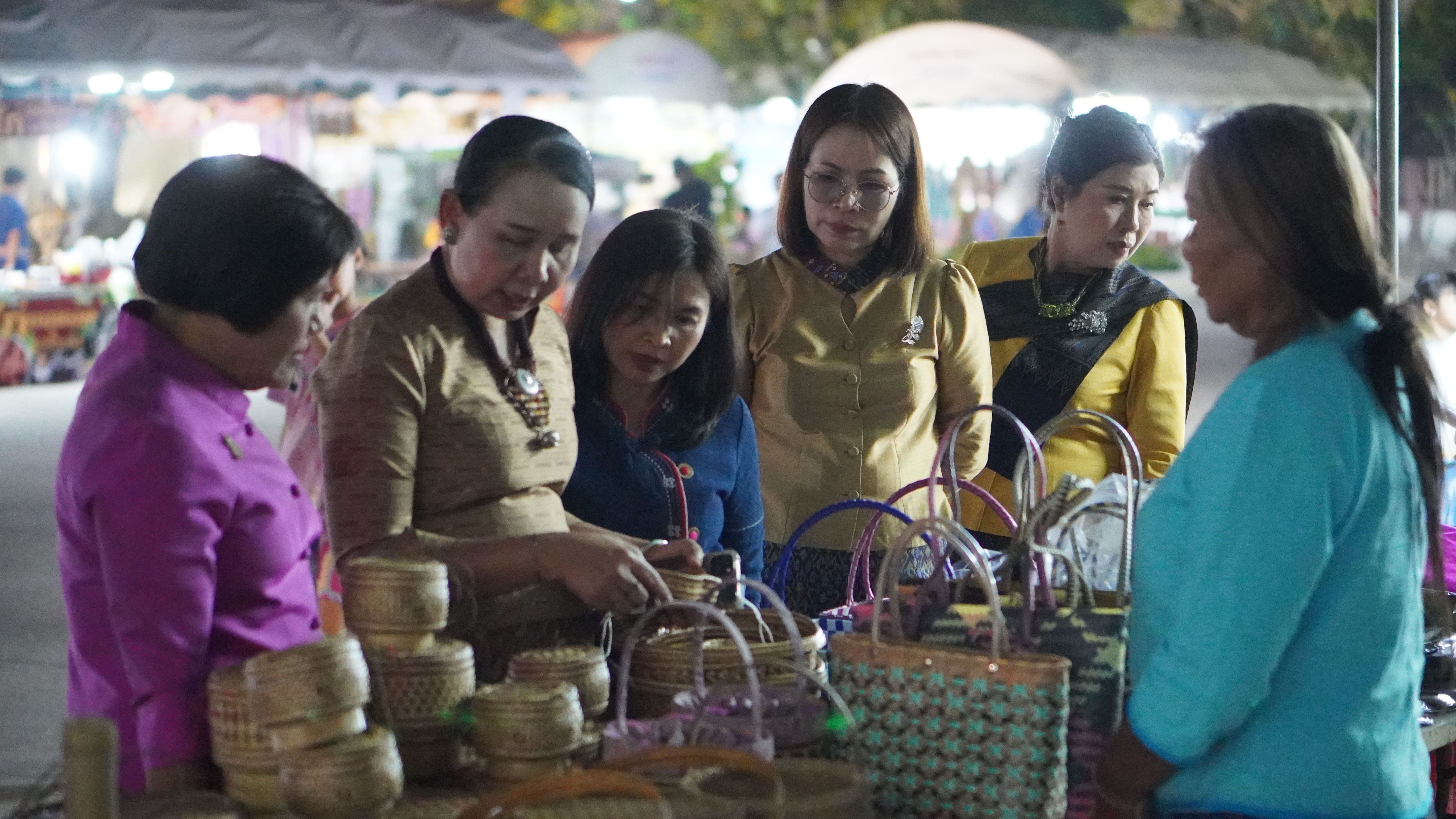 พช.ขอนแก่น : ร่วมพิธีเปิดงานเทศกาลไก่ย่างเขาสวนกวาง และประเพณีบุญกุ้มข้าวใหญ่ ประจำปี 2568