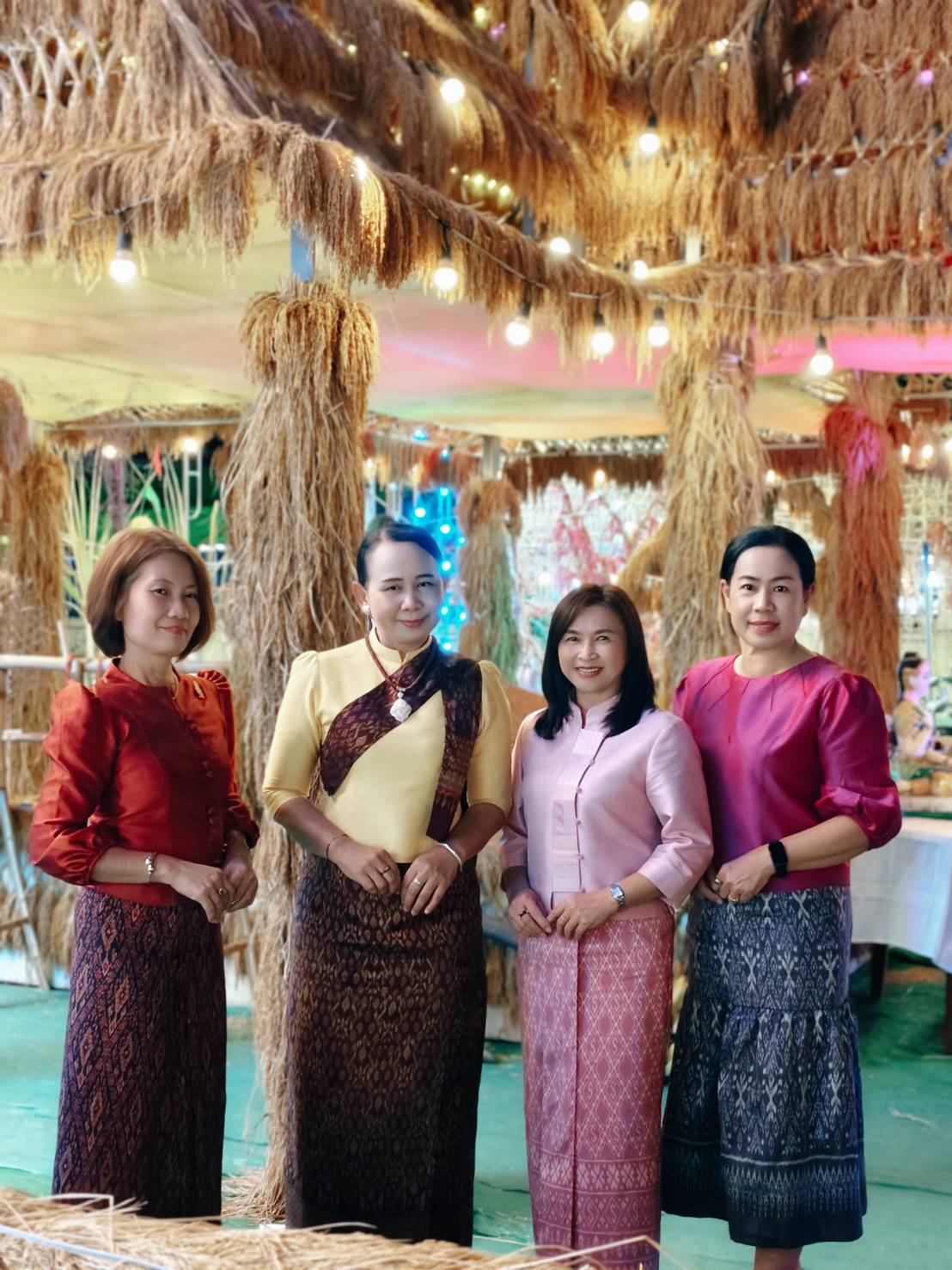 พช.ขอนแก่น : ร่วมงานเพณีบุญกุ้มข้าวใหญ่ และของดีแวงใหญ่ ประจำปี 2568