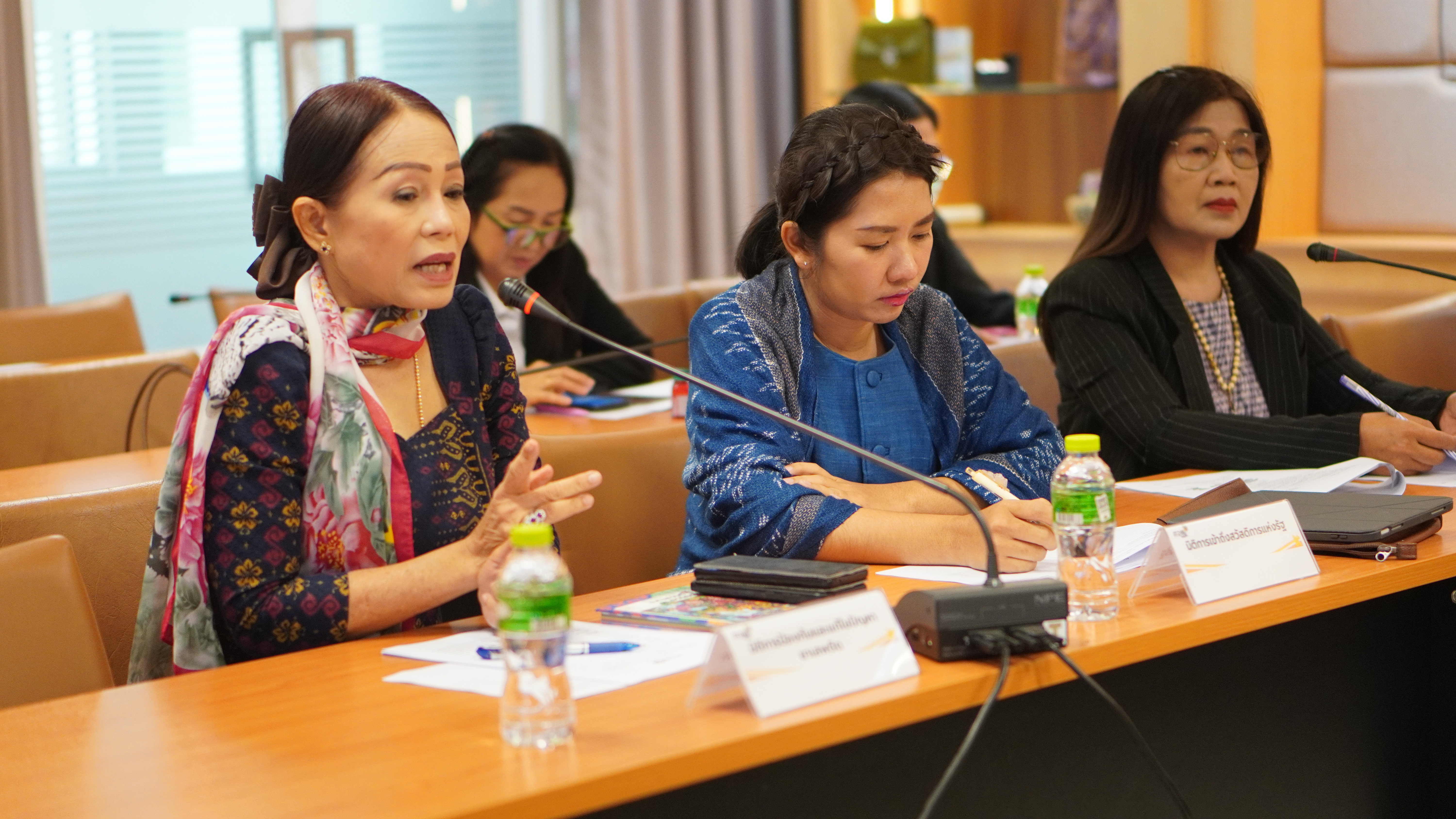 พช.ขอนแก่น : ประชุมคณะทำงานขับเคลื่อนการดำเนินงานขจัดความยากจนและพัฒนาคนทุกช่วงวัยอย่างยั่งยืนตามหลักปรัชญาของเศรษฐกิจพอเพียง ตามภารกิจ 5 มิติ ระดับจังหวัด