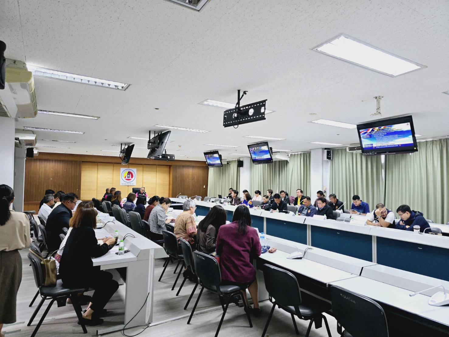 พช.ขอนแก่น : ร่วมประชุมชี้แจงการขับเคลื่อนโครงการกำกับ ติดตาม และประเมินผล โดย กอ.รมน. ภายโต้งานบริหารบัญชีลงทะเบียนจัดการขับเคลื่อนแผนงานตำบล มั่นคง มั่งคั่ง ยั่งยืน ประจำปีงบประมาณ 2568