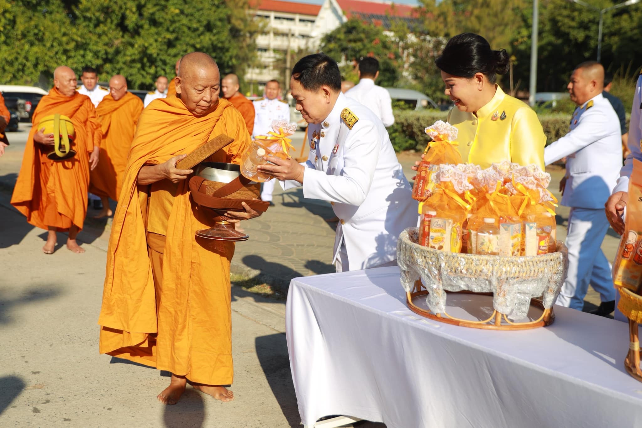 จังหวัดขอนแก่น : ประกอบพิธีเจริญพระพุทธมนต์และพิธีทางศาสนามหามงคลถวายพระราชกุศล พระบาทสมเด็จพระเจ้าอยู่หัว เนื่องในโอกาสพระราชพิธีสมมงคล พระชนมายุเท่าพระบาทสมเด็จพระพุทธยอดฟ้าจุฬาโลกมหาราช
