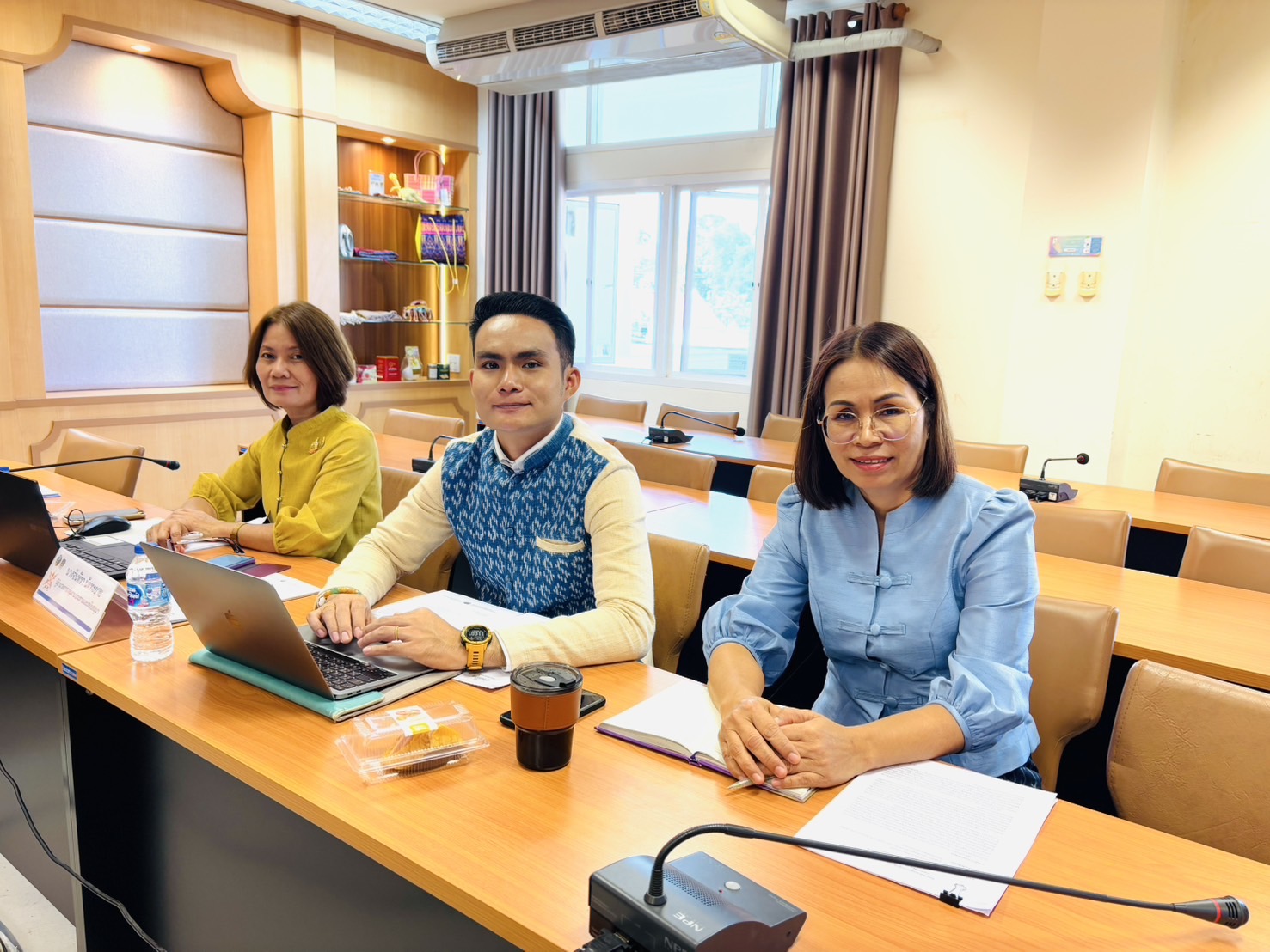พช.ขอนแก่น : ร่วมประชุมเชิงปฏิบัติการการดำเนินงานตามมาตรการปรับปรุงประสิทธิภาพในการปฏิบัติราชการและตัวชี้วัดการประเมินผลการปฏิบัติราชการ กรมการพัฒนาชุมชน ประจำปีงบประมาณ พ.ศ.2568 (ผ่านระบบวีดีทัศน์ทางไกล)