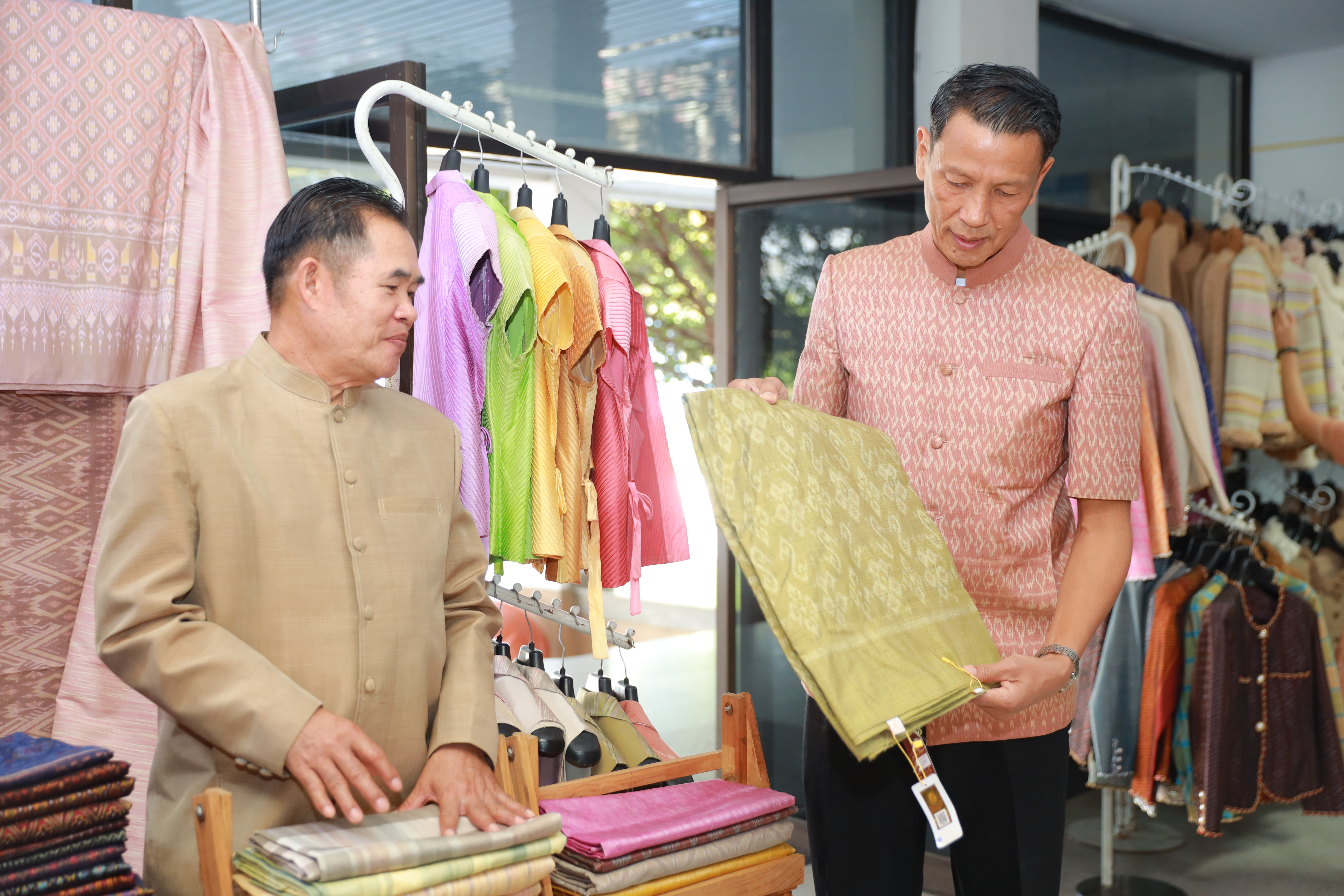 จังหวัดขอนแก่น : จัดกิจกรรมเฉลิมพระเกียรติ เนื่องในโอกาสคล้ายวันประสูติ สมเด็จพระเจ้าลูกเธอ เจ้าฟ้าสิริวัณณวรี นารีรัตนราชกัญญา 8 มกราคม 2568 วันที่ 8 มกราคม 2568 เวลา 10.30 น. ณ ห้องโถงกลาง ศาลากลางจังหวัด ชั้น 1 (หลังเก่า)
