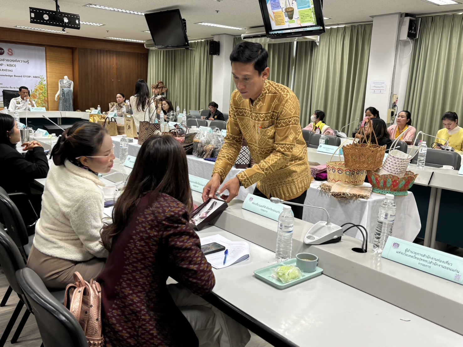 พช.ขอนแก่น : จัดโครงการส่งเสริมกระบวนการเครือข่ายองค์ความรู้ (Knowledge Based OTOP : KBO) ประจำปีงบประมาณ พ.ศ.2568
