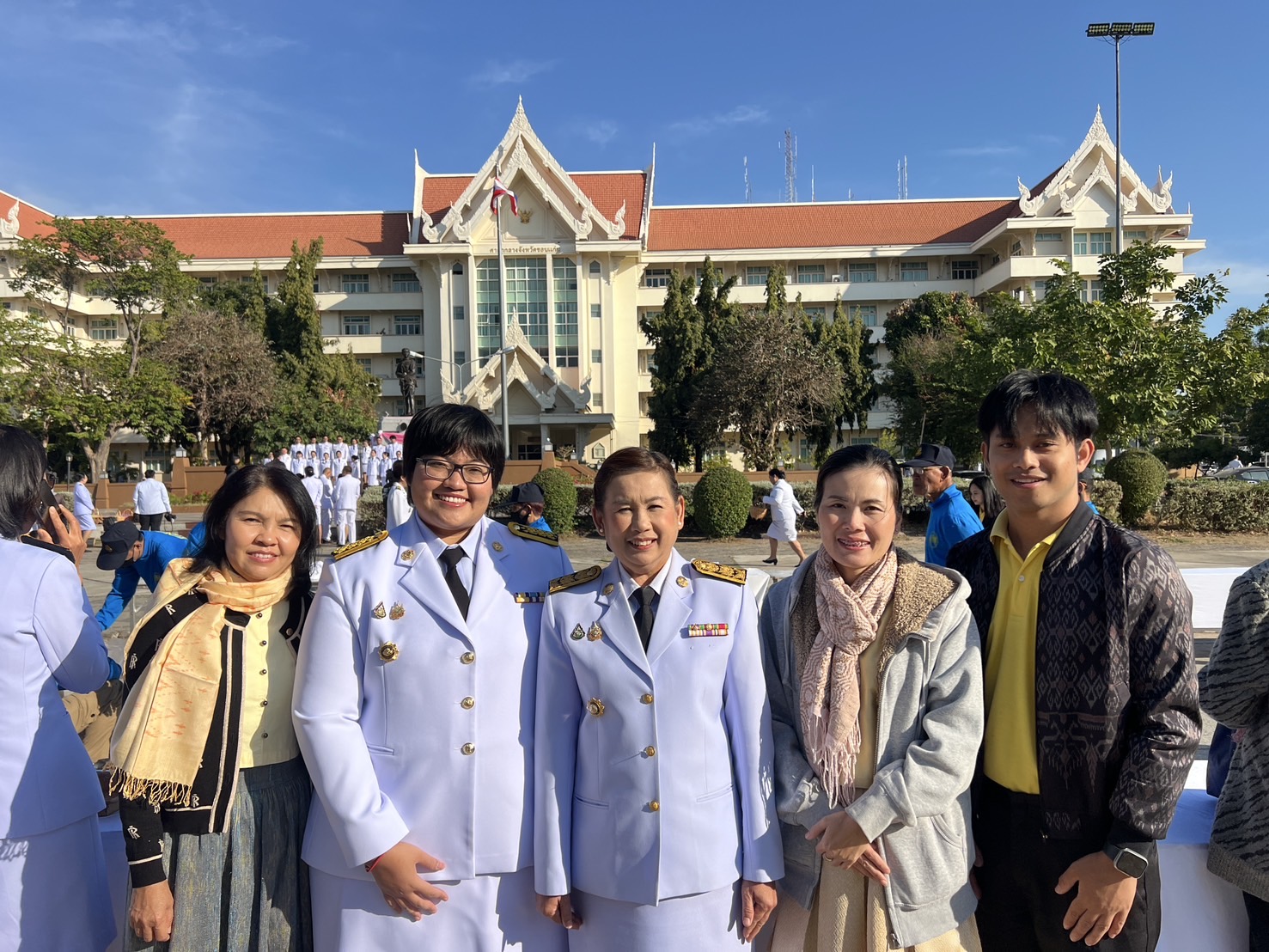 จังหวัดขอนแก่น : ประกอบพิธีเจริญพระพุทธมนต์และพิธีทางศาสนามหามงคลถวายพระราชกุศล พระบาทสมเด็จพระเจ้าอยู่หัว เนื่องในโอกาสพระราชพิธีสมมงคล พระชนมายุเท่าพระบาทสมเด็จพระพุทธยอดฟ้าจุฬาโลกมหาราช