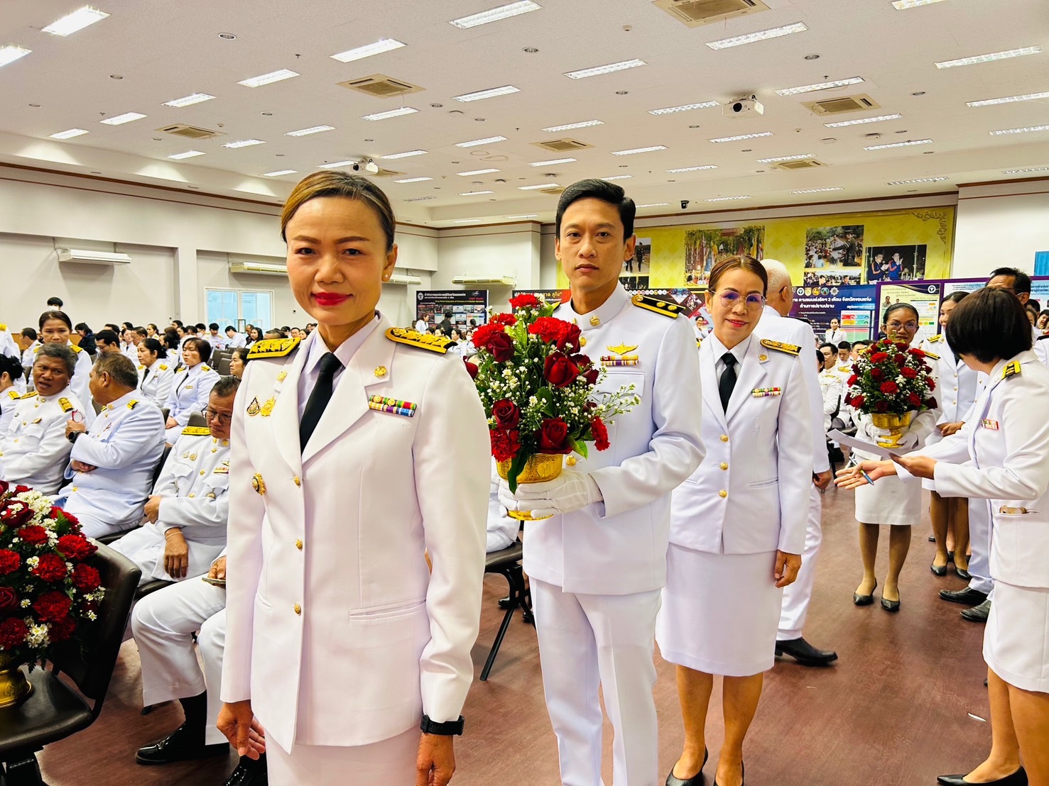 จังหวัดขอนแก่น : จัดพิธีวางพานพุ่มดอกไม้ ถวายราชสักการะ ถวายราชสดุดี สมเด็จพระนเรศวรมหาราชเนื่องในวันยุทธหัตถี