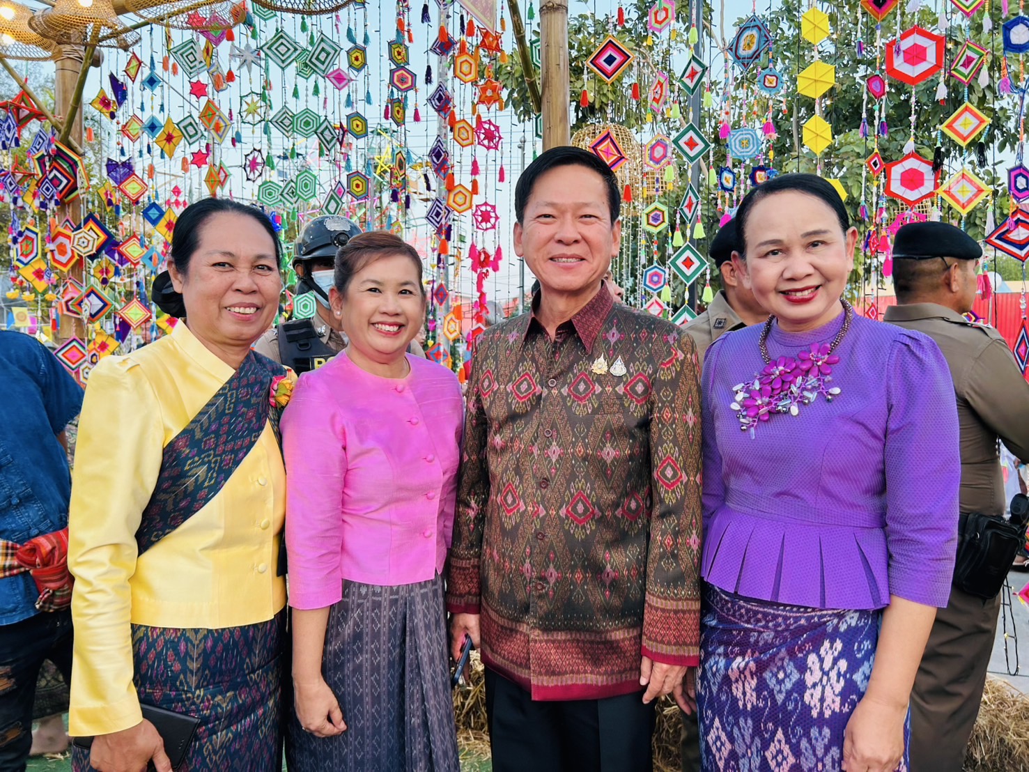 จังหวัดขอนแก่น : ต้อนรับรัฐมนตรีช่วยว่าการกระทรวงมหาดไทย (นางสาว ชาบีดา ไทยเศรษฐ์) ประธานในงาน “ประเพณีบุญกุ้มข้าวใหญ่และของดีอำเภอบ้านไผ่ ประจำปี 2568