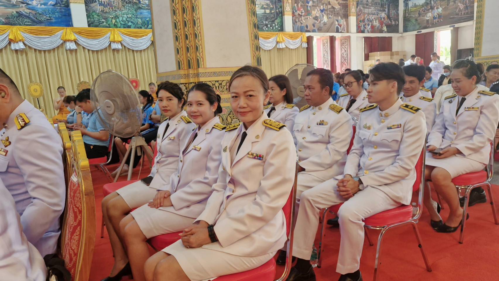 จังหวัดขอนแก่น : อัญเชิญผ้าไตร พร้อมเครื่องไทยธรรม และสิ่งของพระราชทาน ไปถวายแต่พระสงฆ์พิธีเจริญพระพุทธมนต์ เพื่อเฉลิมพระเกียรติพระบาทสมเด็จพระเจ้าอยู่หัว พระบรมวงศานุวงศ์ และเจ้าคุณพระสินีนาถ พิลาสกัลยาณี เนื่องในโอกาสวันคล้ายวันเกิด 26 มกราคม 2568