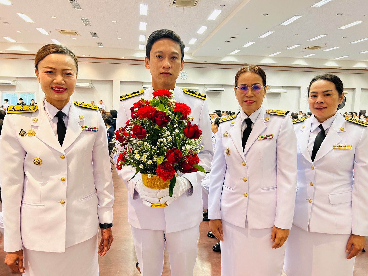 จังหวัดขอนแก่น : จัดพิธีวางพานพุ่มดอกไม้ ถวายราชสักการะ ถวายราชสดุดี สมเด็จพระนเรศวรมหาราชเนื่องในวันยุทธหัตถี