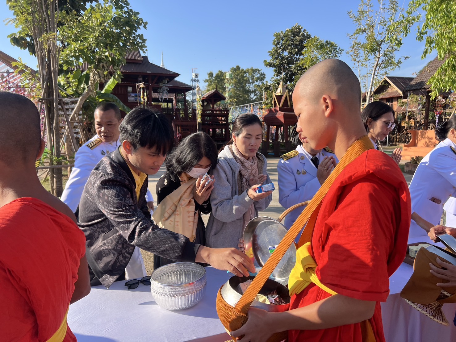 จังหวัดขอนแก่น : ประกอบพิธีเจริญพระพุทธมนต์และพิธีทางศาสนามหามงคลถวายพระราชกุศล พระบาทสมเด็จพระเจ้าอยู่หัว เนื่องในโอกาสพระราชพิธีสมมงคล พระชนมายุเท่าพระบาทสมเด็จพระพุทธยอดฟ้าจุฬาโลกมหาราช