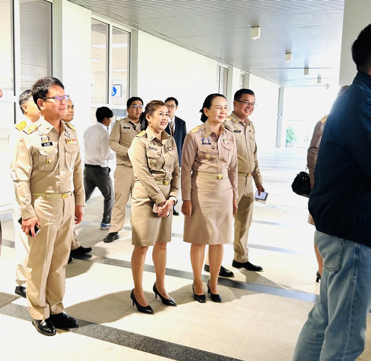 จังหวัดขอนแก่น : ต้อนรับรัฐมนตรีช่วยว่าการกระทรวงมหาดไทย (นางสาว ชาบีดา ไทยเศรษฐ์) ประธานในงาน “ประเพณีบุญกุ้มข้าวใหญ่และของดีอำเภอบ้านไผ่ ประจำปี 2568