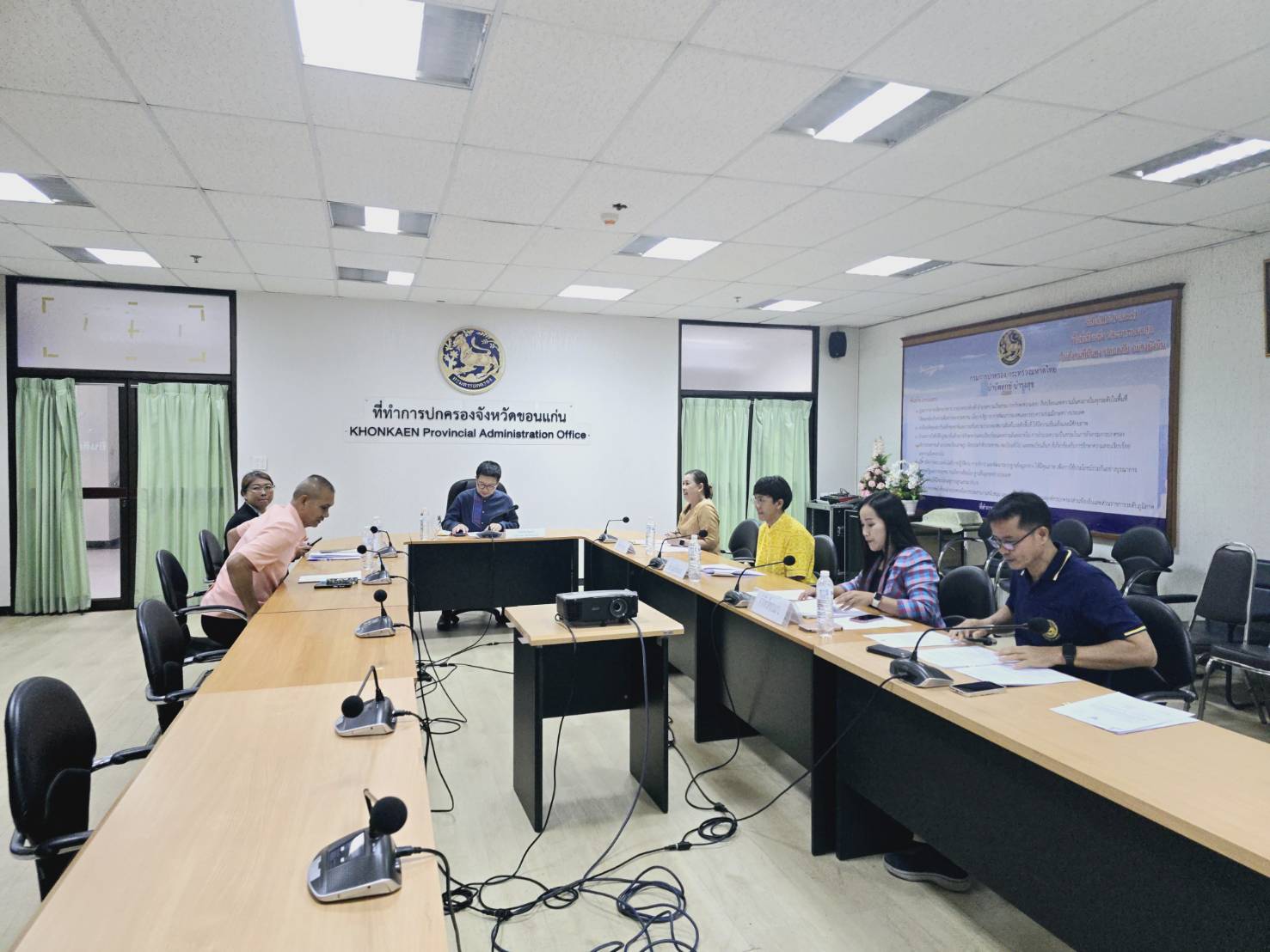 พช.ขอนแก่น : ร่วมประชุมคณะกรรมการประเมินผลโครงการคัดเลือกหมู่บ้านเข้มแข็งตามแนวทางแผ่นดินธรรม แผ่นดินทอง (หมู่บ้าน อยู่เย็น ) ประจำปี งบประมาณ 2568