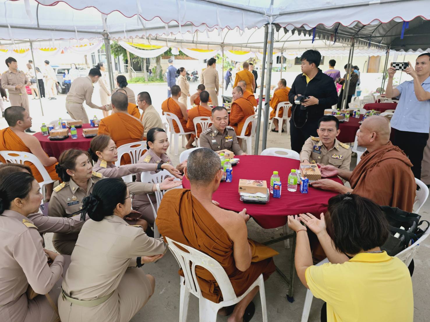 พช.ขอนแก่น : ร่วมกิจกรรมและปฏิบัติพิธีถวายภัตตาหารพระราชทานของพระบาทสมเด็จพระเจ้าอยู่หัวแด่พระภิกษุ สามเณร ในการสอบบาลีสนามหลวง ปี พ.ศ. 2568