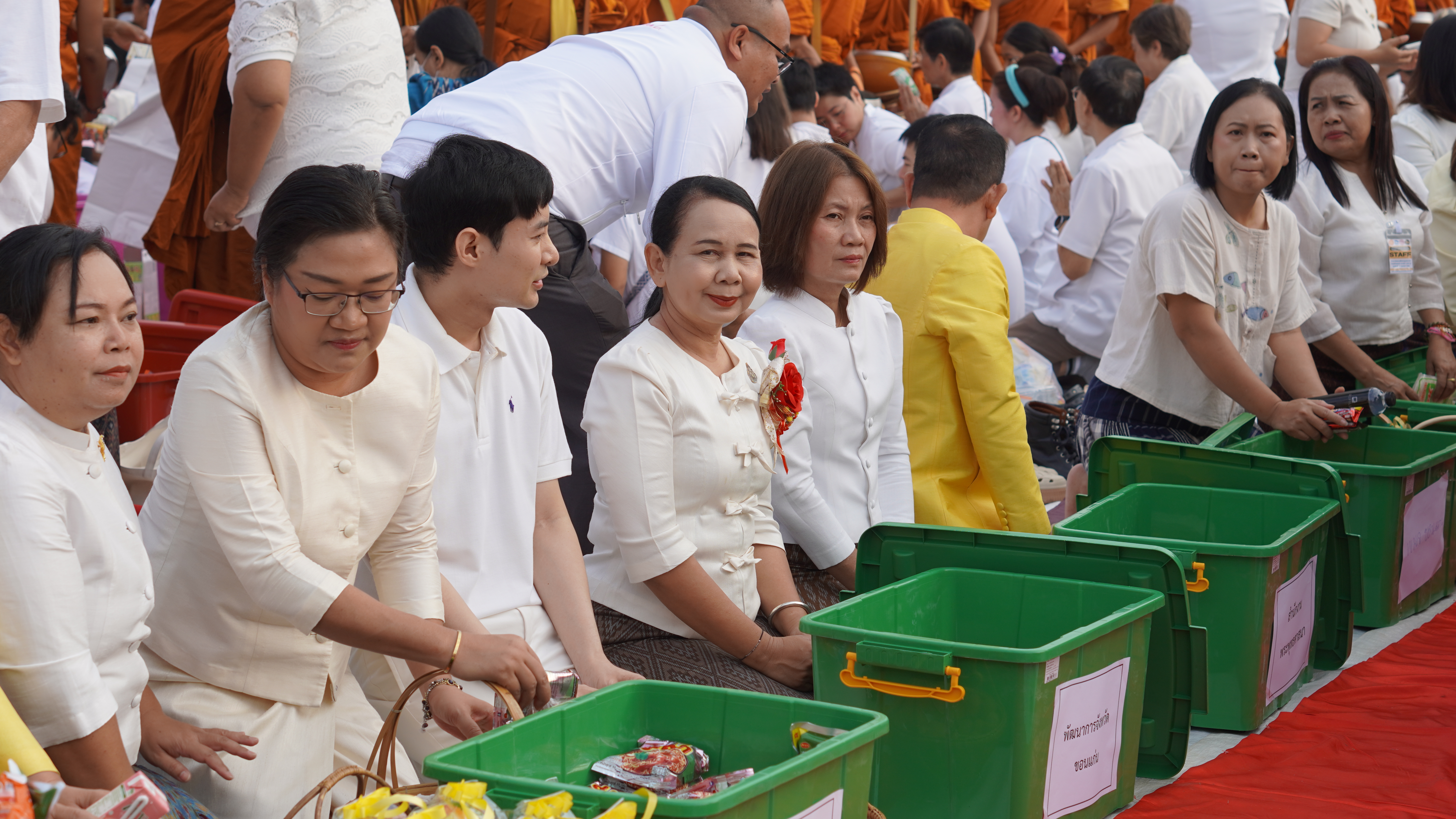 พช.ขอนแก่น : ร่วมทำบุญตักบาตรข้าวสารอาหารแห้ง “บิณฑบาตช่วยผู้ยากไร้” ฉลองครบรอบ 234 ปี เมืองขอนแก่น500 ปี พระพุทธพระลับพระคู่เมือง และเพื่อช่วยเหลือผู้ยากไร้อำเภอเมืองขอนแก่น ตักบาตรพระสงฆ์ 1,234 รูป