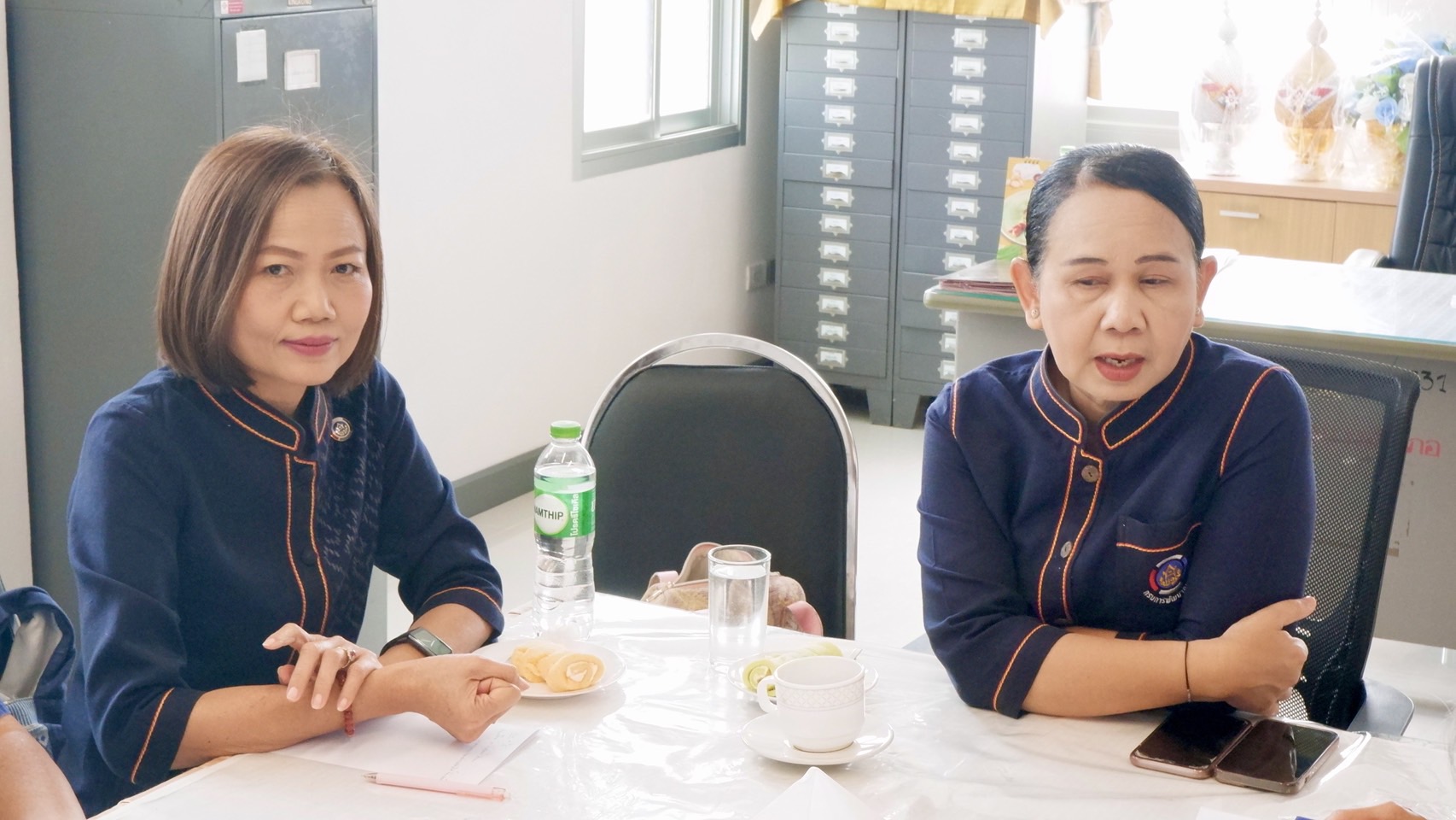 พช.ขอนแก่น : นำทีมลงพื้นที่สนับสนุนการขับเคลื่อนการดำเนินงานพัฒนาชุมชนและศูนย์เรียนรู้ฯ โคก หนอง นา อำเภอหนองเรือ