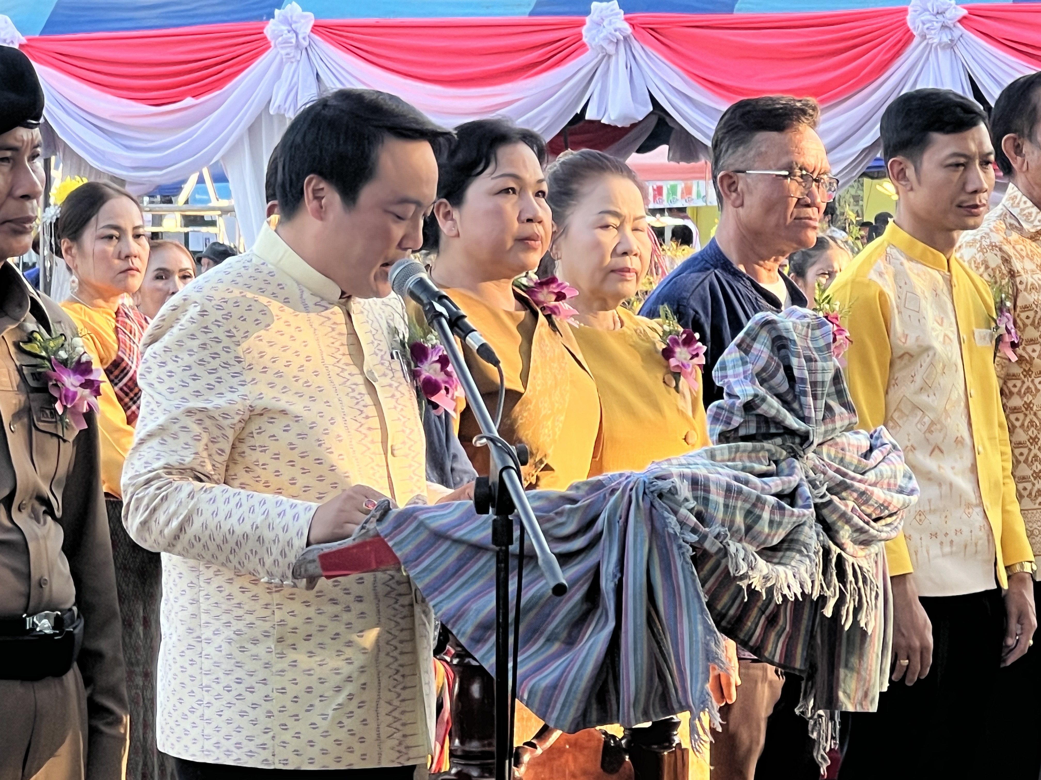 พช.ขอนแก่น : ร่วมพิธีเปิดงานประเพณีบุญคูณลาน สู่ขวัญข้าว อำเภอแวงน้อย ประจำปี 2568