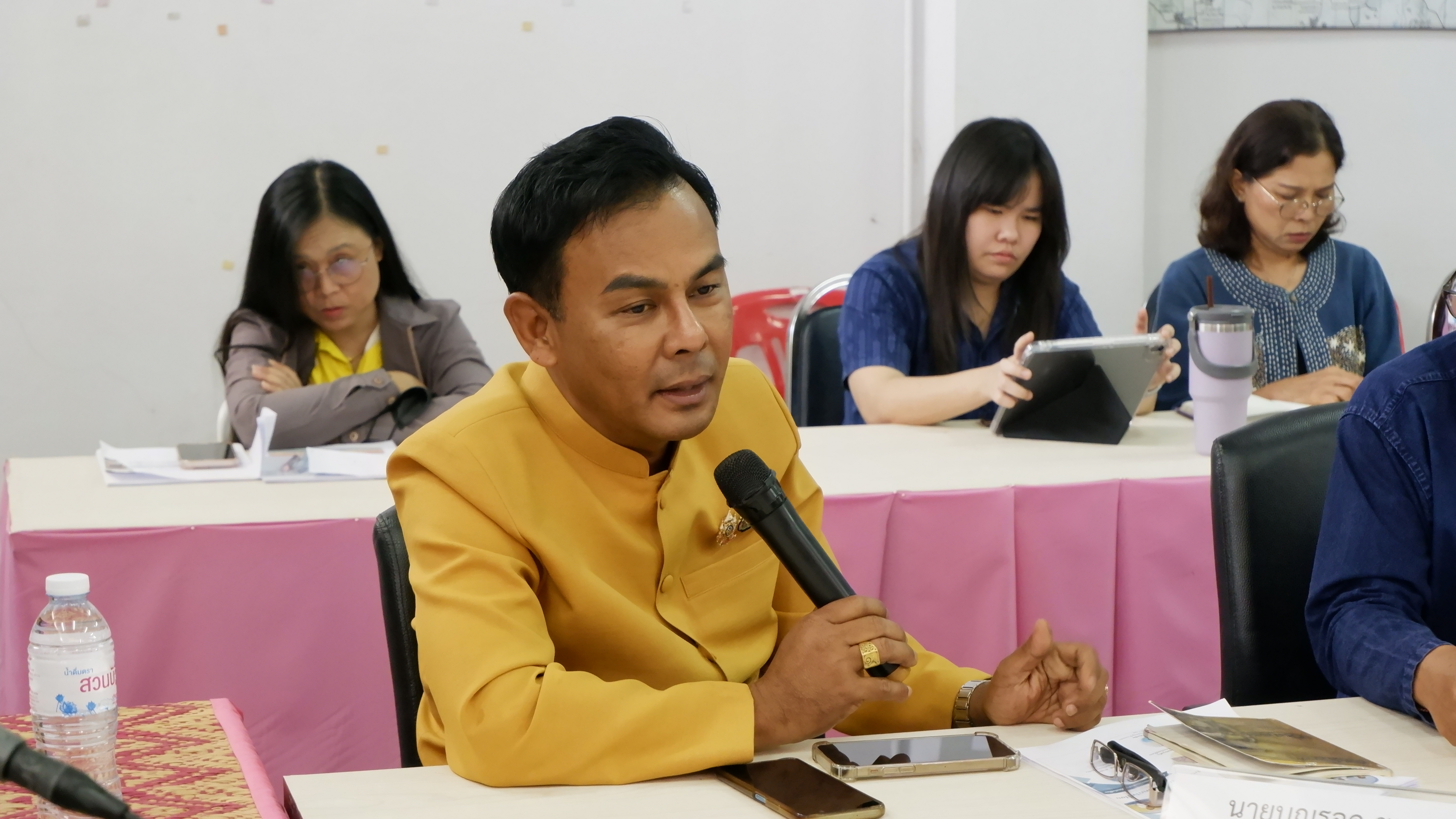 พช.ขอนแก่น : ลงพื้นที่ประชุมเจ้าหน้าที่พัฒนาชุมชนเพื่อติดตามและสนับสนุนการขับเคลื่อนการดำเนินงานตามประเด็นเน้นย้ำของอธิบดีกรมการพัฒนาชุมชน ประจำปี 2568 กลุ่มอำเภอที่ 3