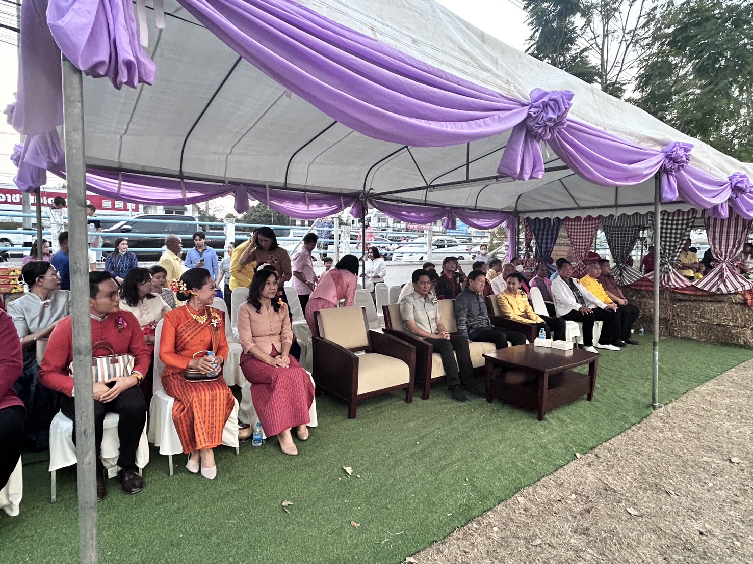 พช.ขอนแก่น : ร่วมพิธีเปิดงานประเพณี “บุญคูณลาน ข้าวโพดหวาน สานไมตรี ข้าวจี่แซ่บ และ งานกาชาดอำเภอบ้านฝาง” จังหวัดขอนแก่น ประจำปี 2568