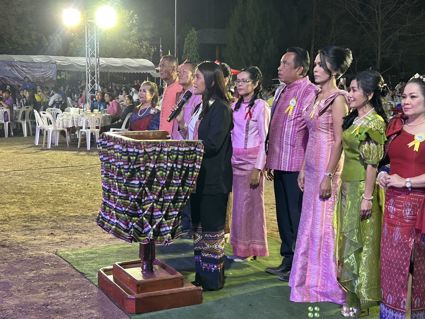 พช.ขอนแก่น : ร่วมเป็นเกียรติในงานตุ้มโฮมพาแลงและเดินแบบผ้าไทยการกุศล “ทอรักด้วยใจ เสน่ห์ผ้าไทยพระยืน” ในงานประเพณีบุญเหล่าพระยืน ประจำปี พ.ศ. 2568
