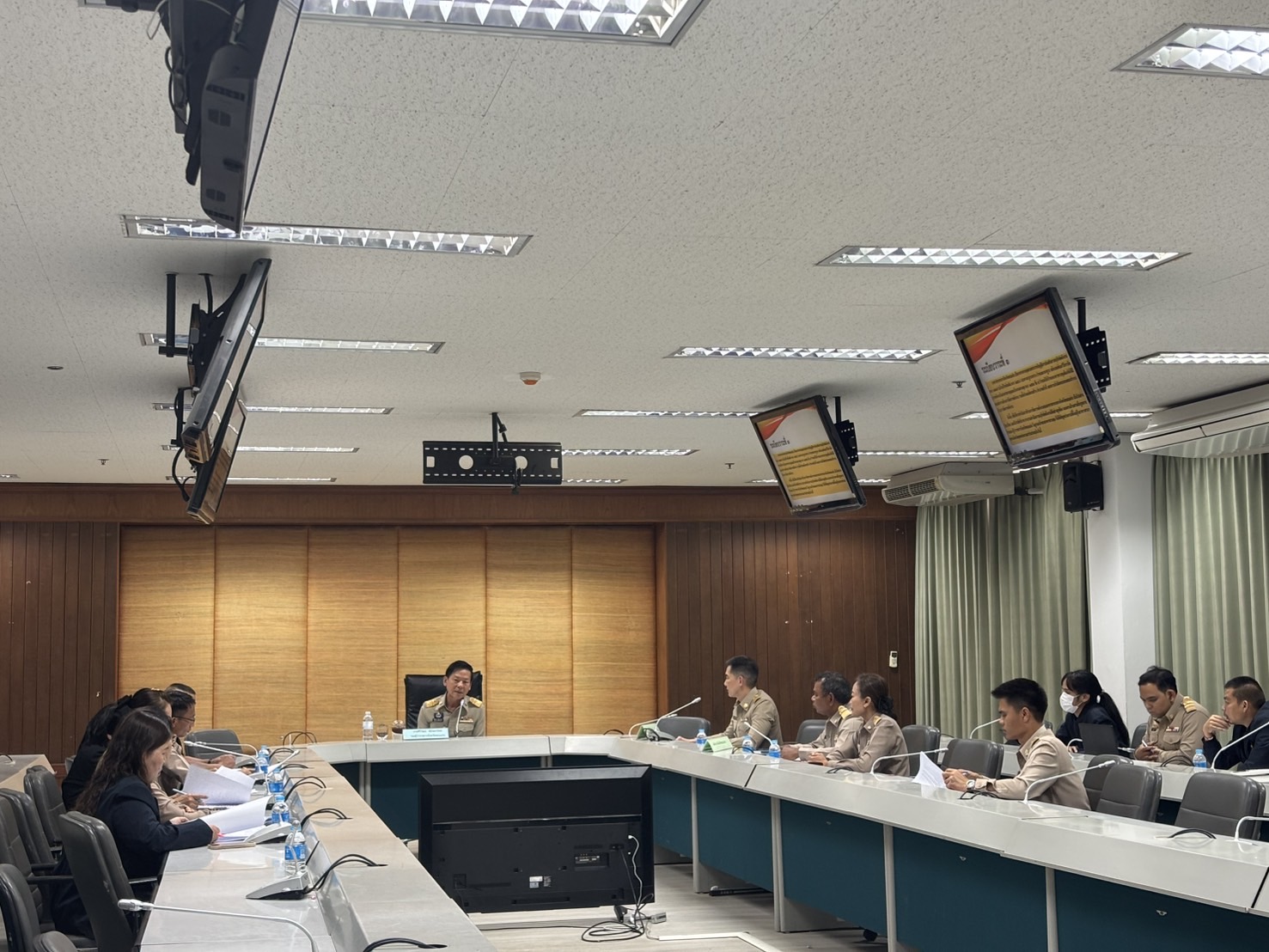 พช.ขอนแก่น : ร่วมประชุมคณะทำงานด้านการจัดการพลังงานภายในอาคารศาลากลางจังหวัดขอนแก่น โครงการส่งเสริมและกำกับดูแลอาคารควบควบคุมภาครัฐ