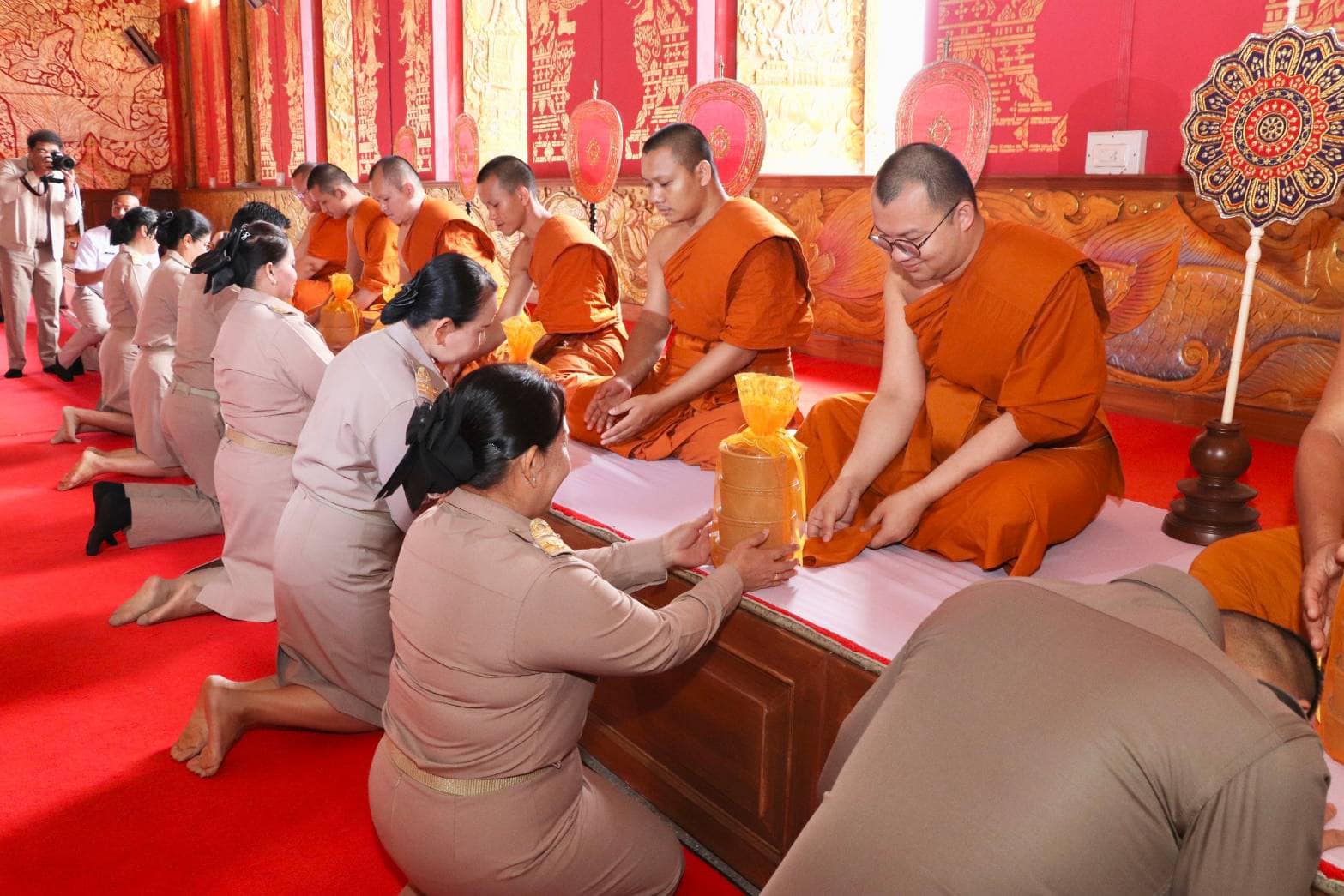 พช.ขอนแก่น : ร่วมกิจกรรมและปฏิบัติพิธีถวายภัตตาหารพระราชทานของพระบาทสมเด็จพระเจ้าอยู่หัวแด่พระภิกษุ สามเณร ในการสอบบาลีสนามหลวง ปี พ.ศ. 2568
